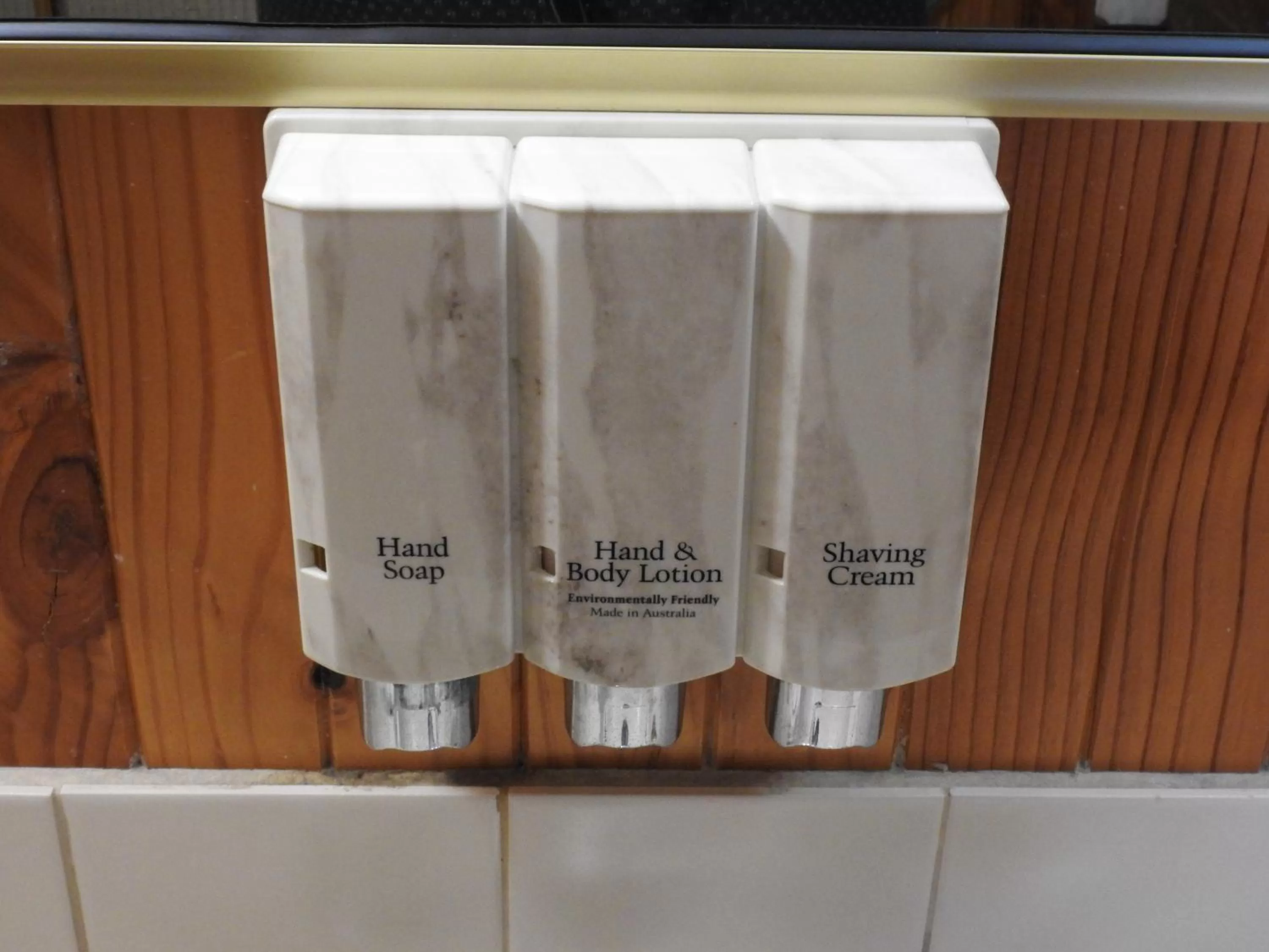 Country Roads Motor Inn