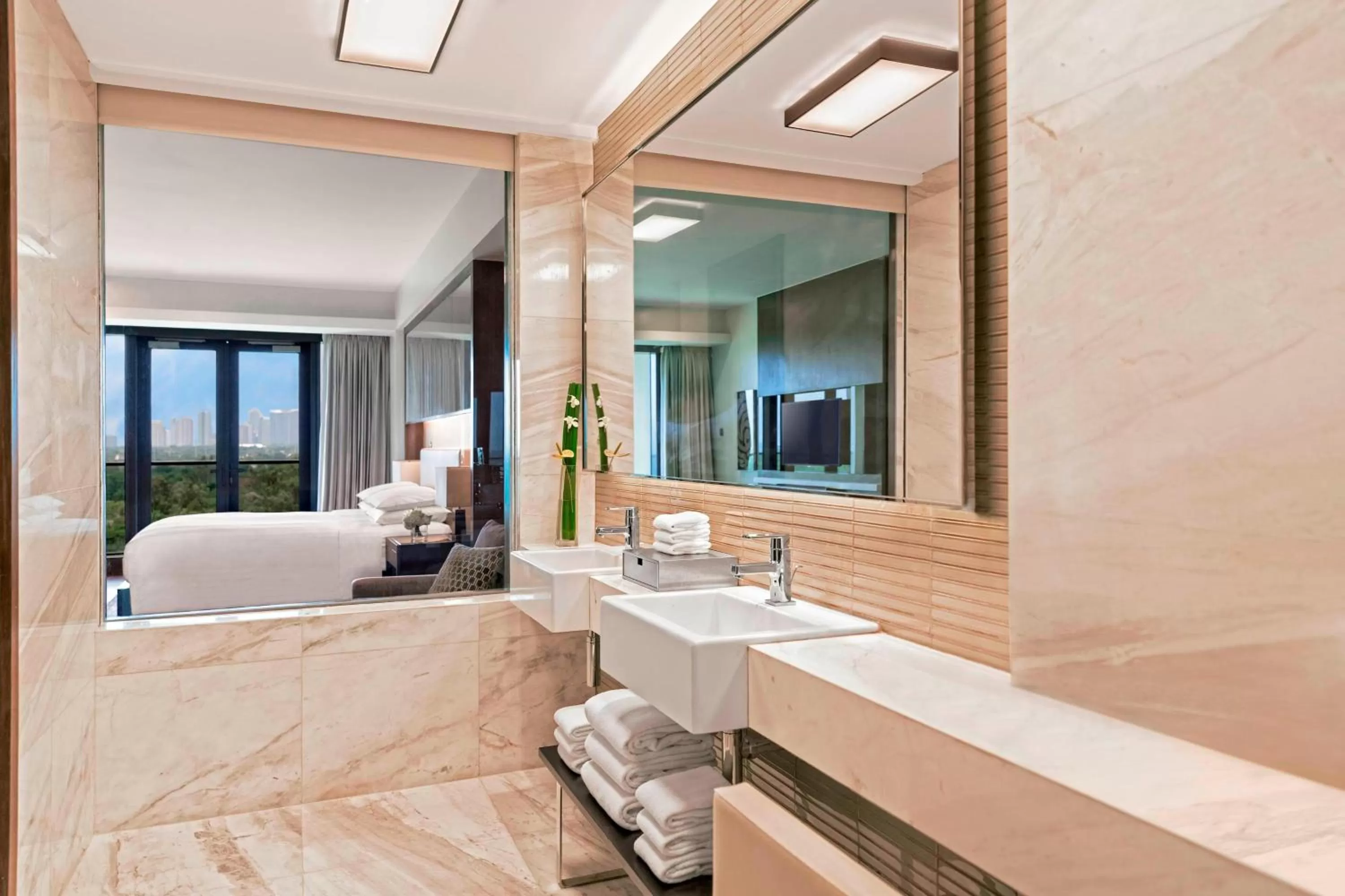 Bathroom in Manila Marriott Hotel at Newport World Resorts