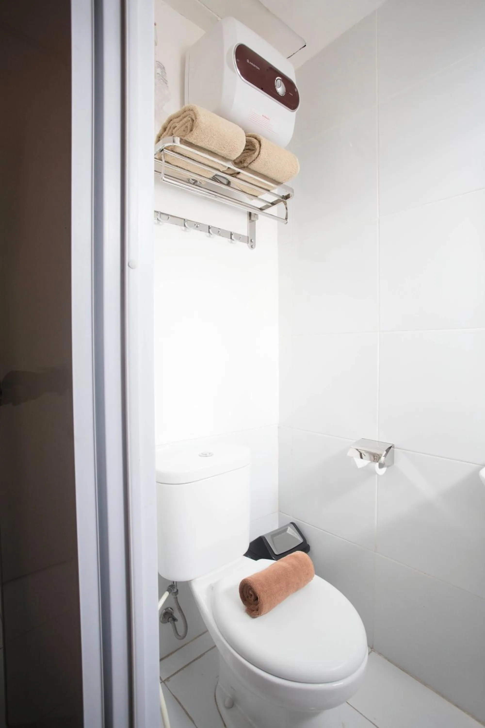 Shower in De Green Inn at Aeropolis