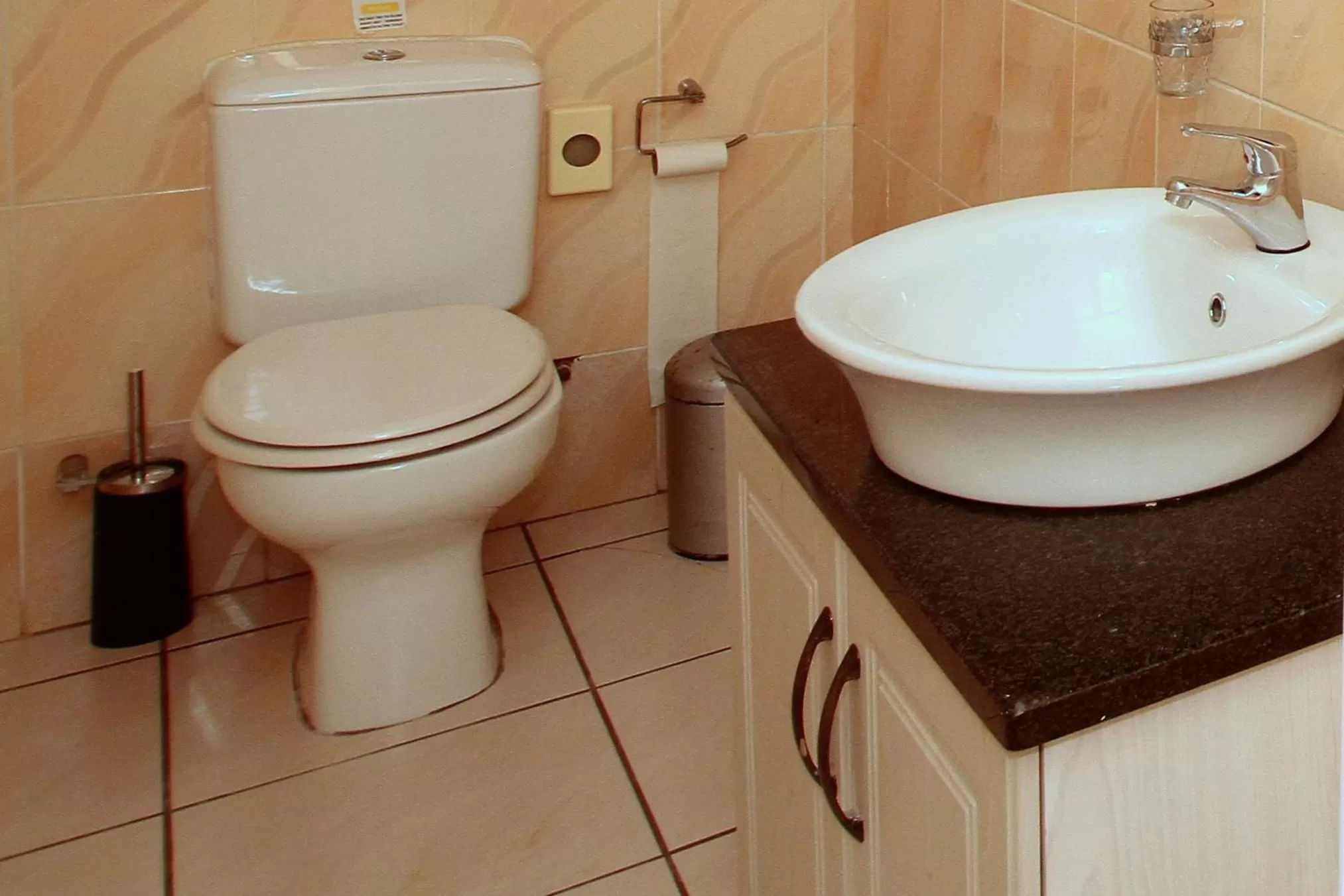 Bathroom in Addis Bed and Breakfast