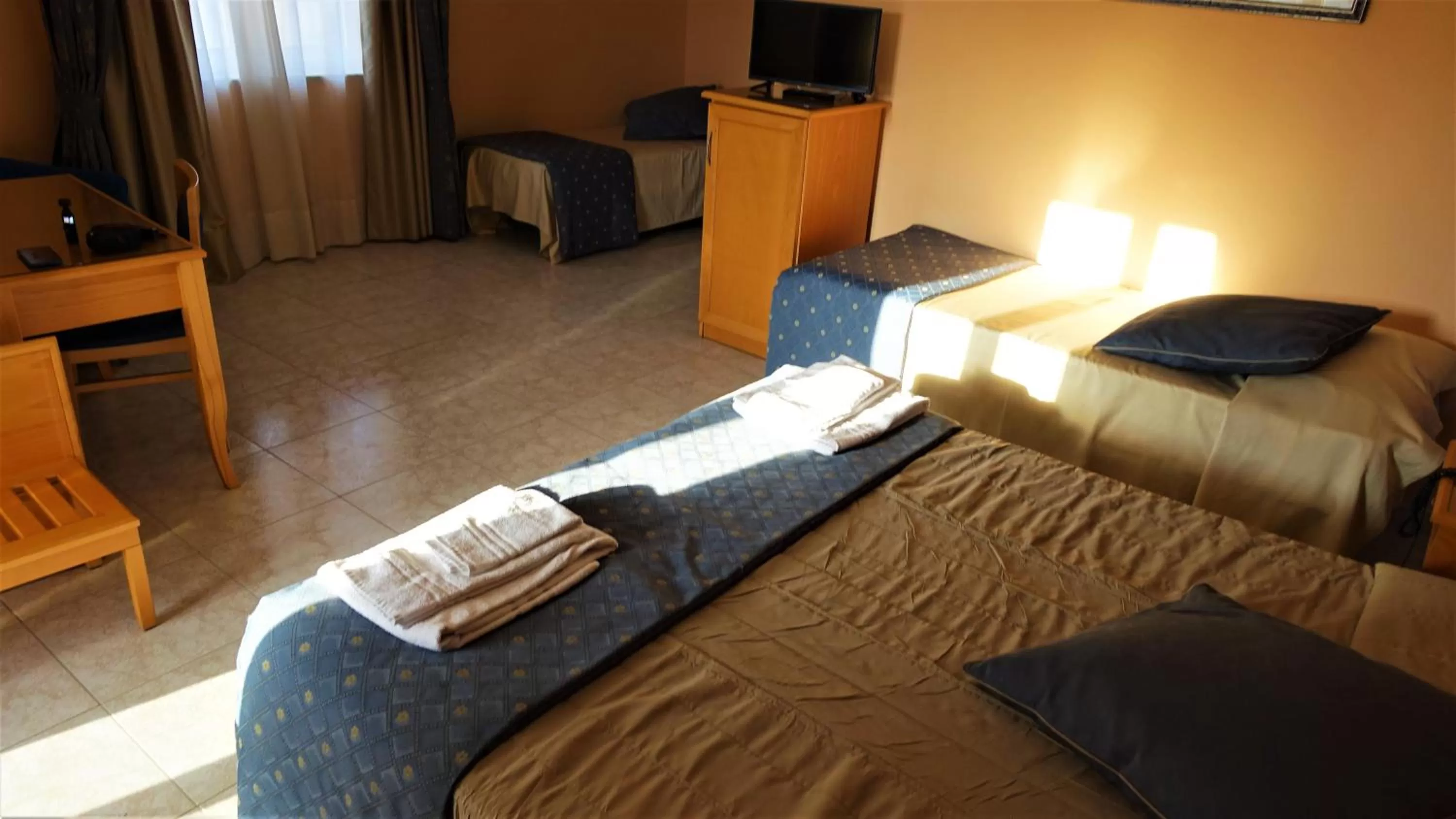 Photo of the whole room, Bed in Hotel Bristol