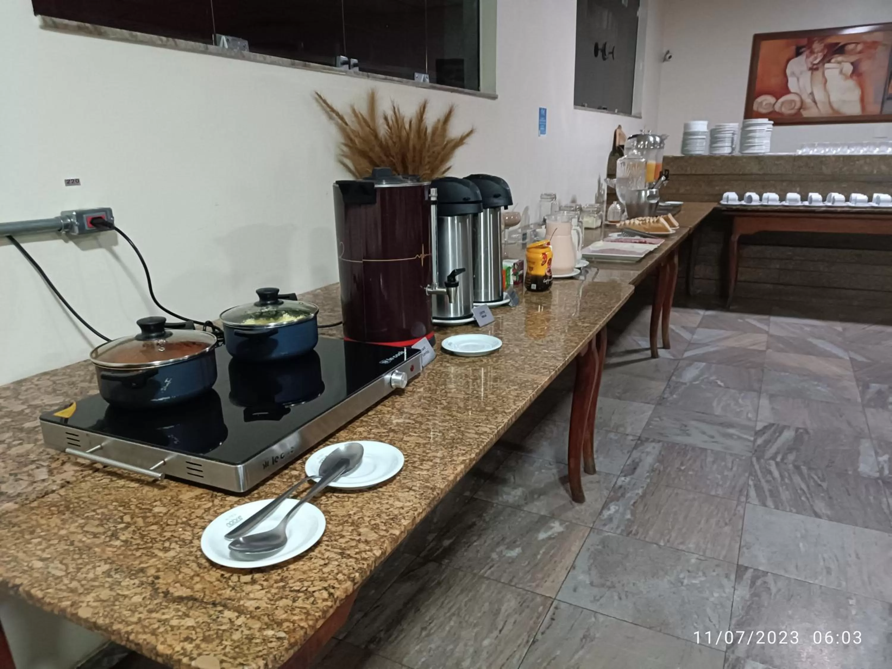 Kitchen/Kitchenette in Hotel Oscar Blue Montes Claros