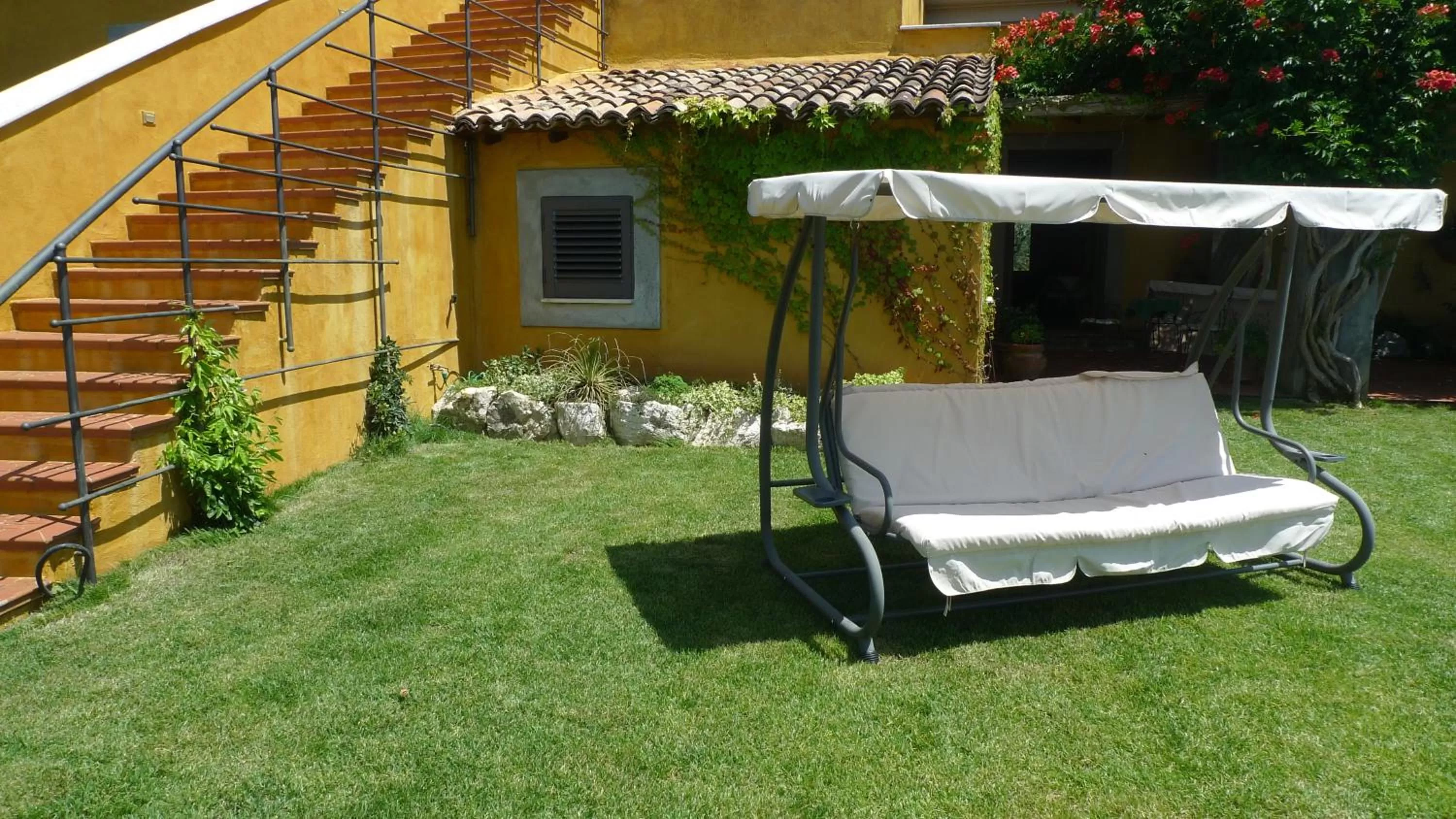 Facade/entrance in Le Ninfee