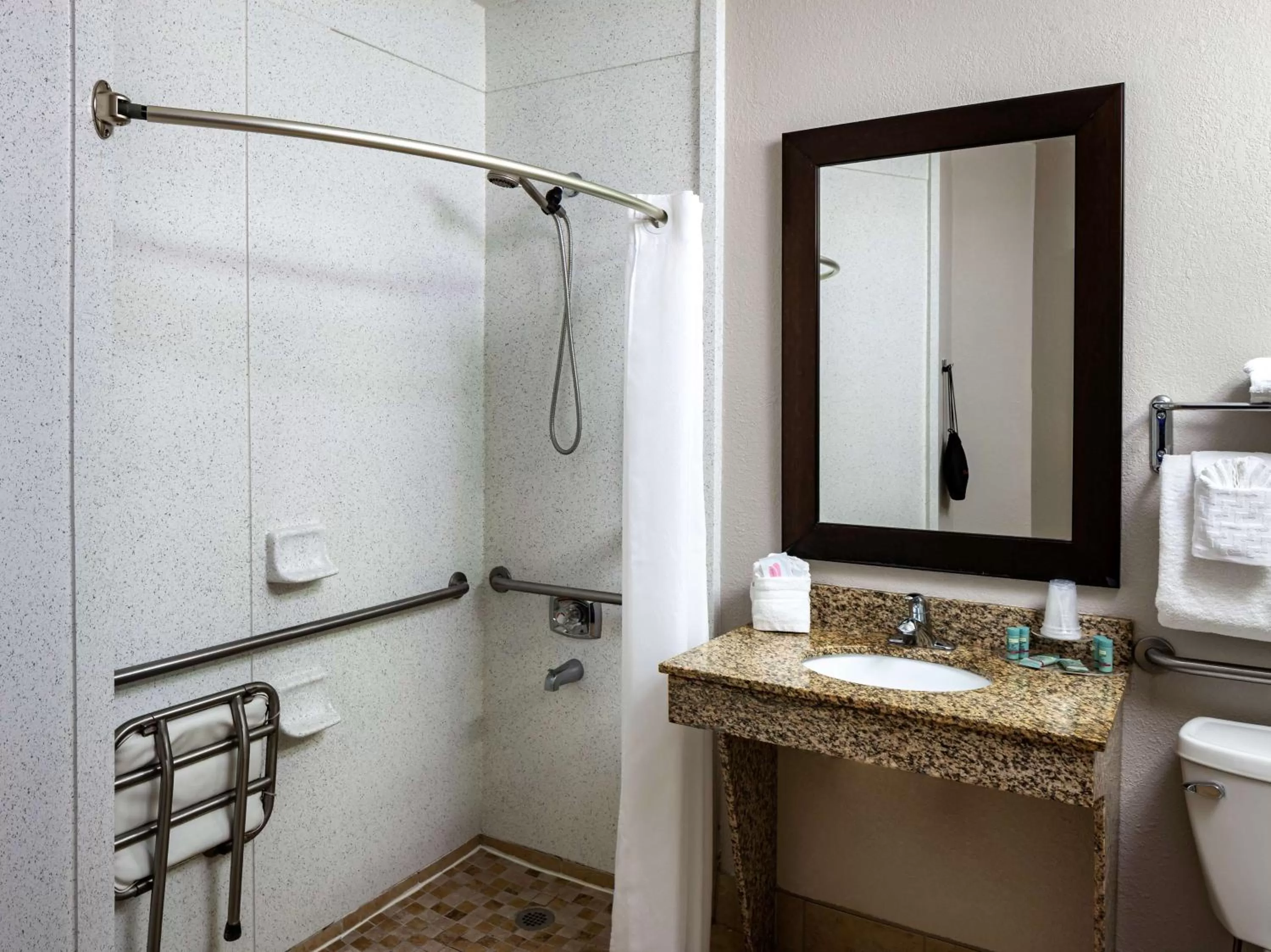 Bathroom in Best Western New Smyrna Beach Hotel & Suites
