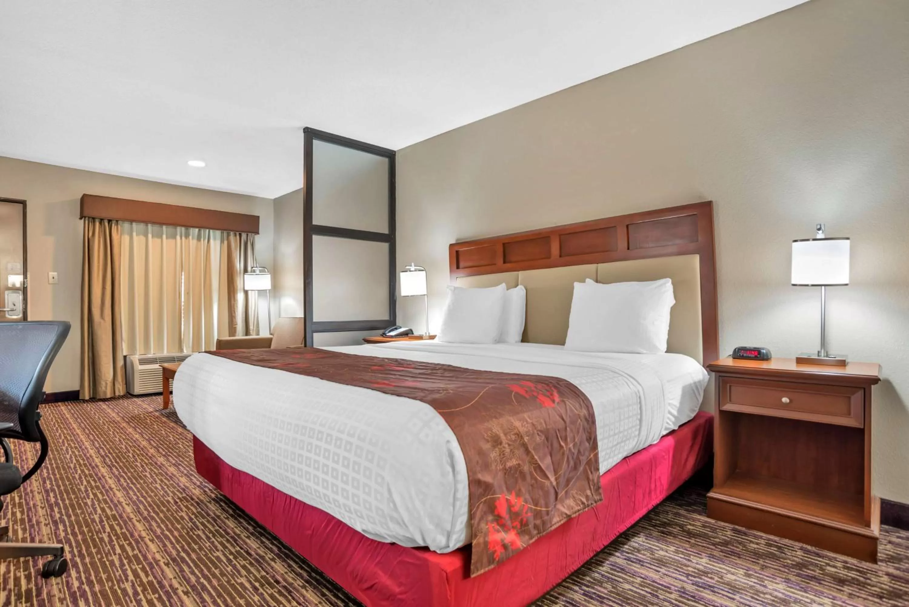 Bedroom, Bed in Best Western Vicksburg