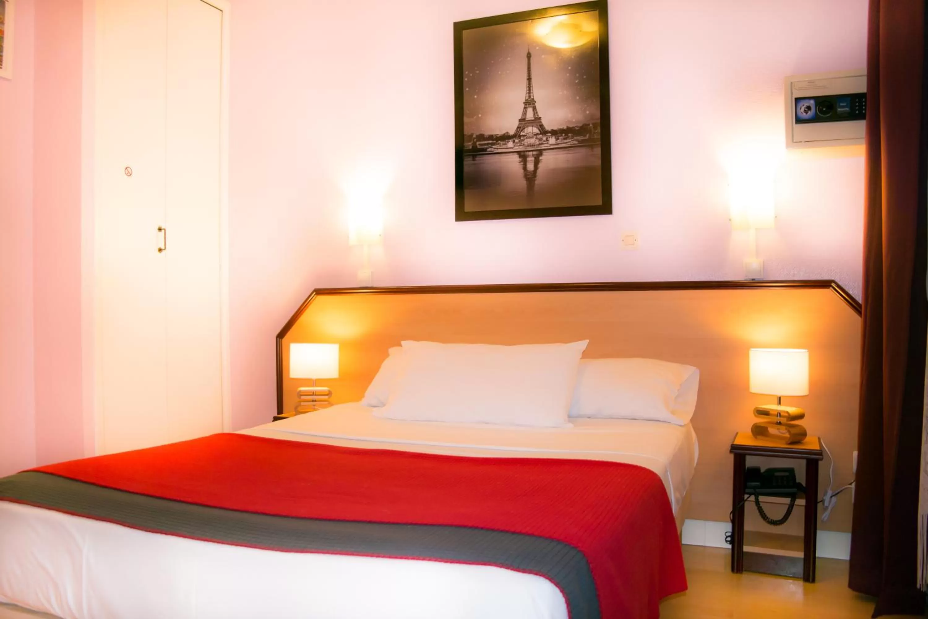 Bedroom, Bed in Hotel Audran