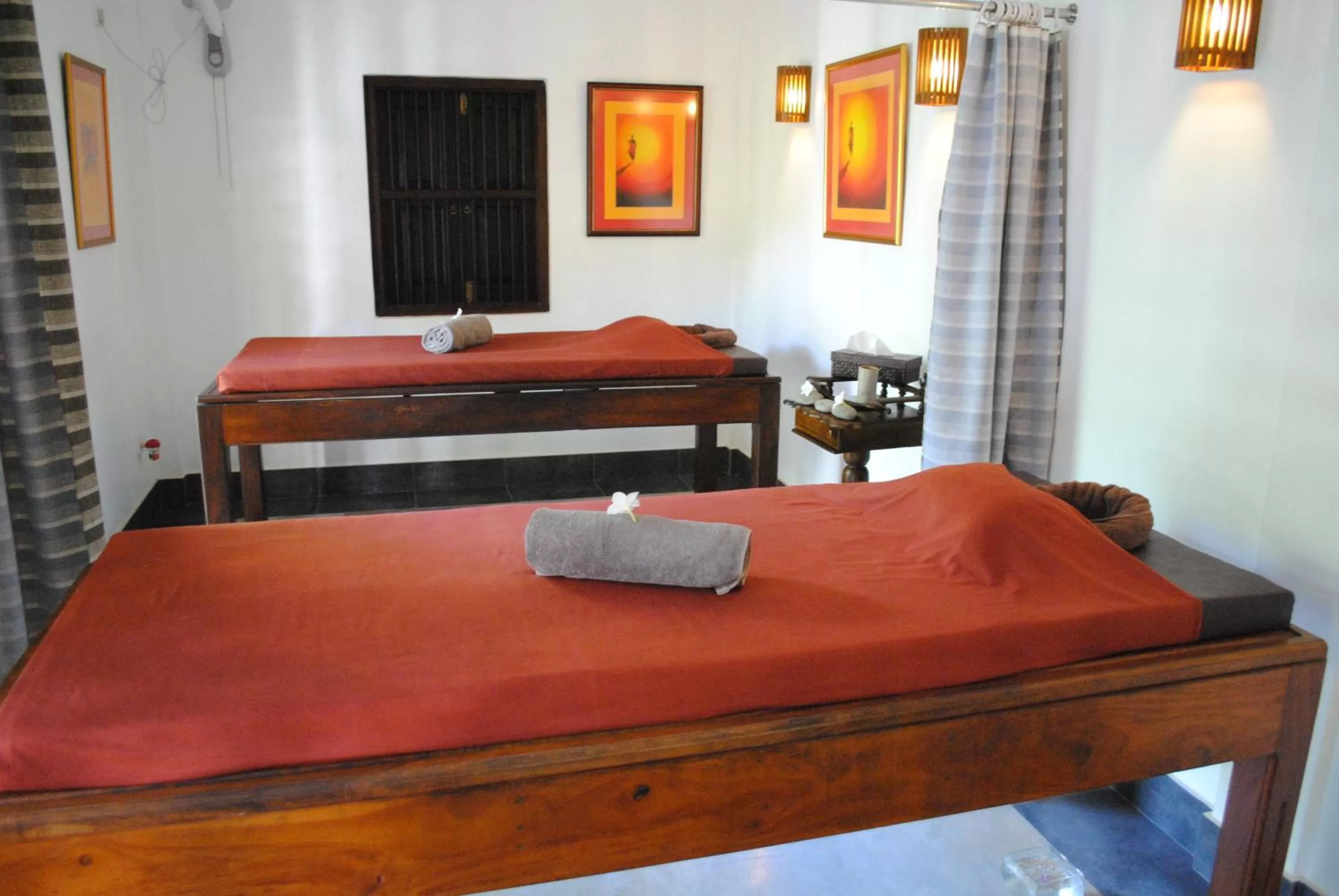 Massage, Bed in Wasantha Garden Hotel Restaurant & Ayurvedic Treatment