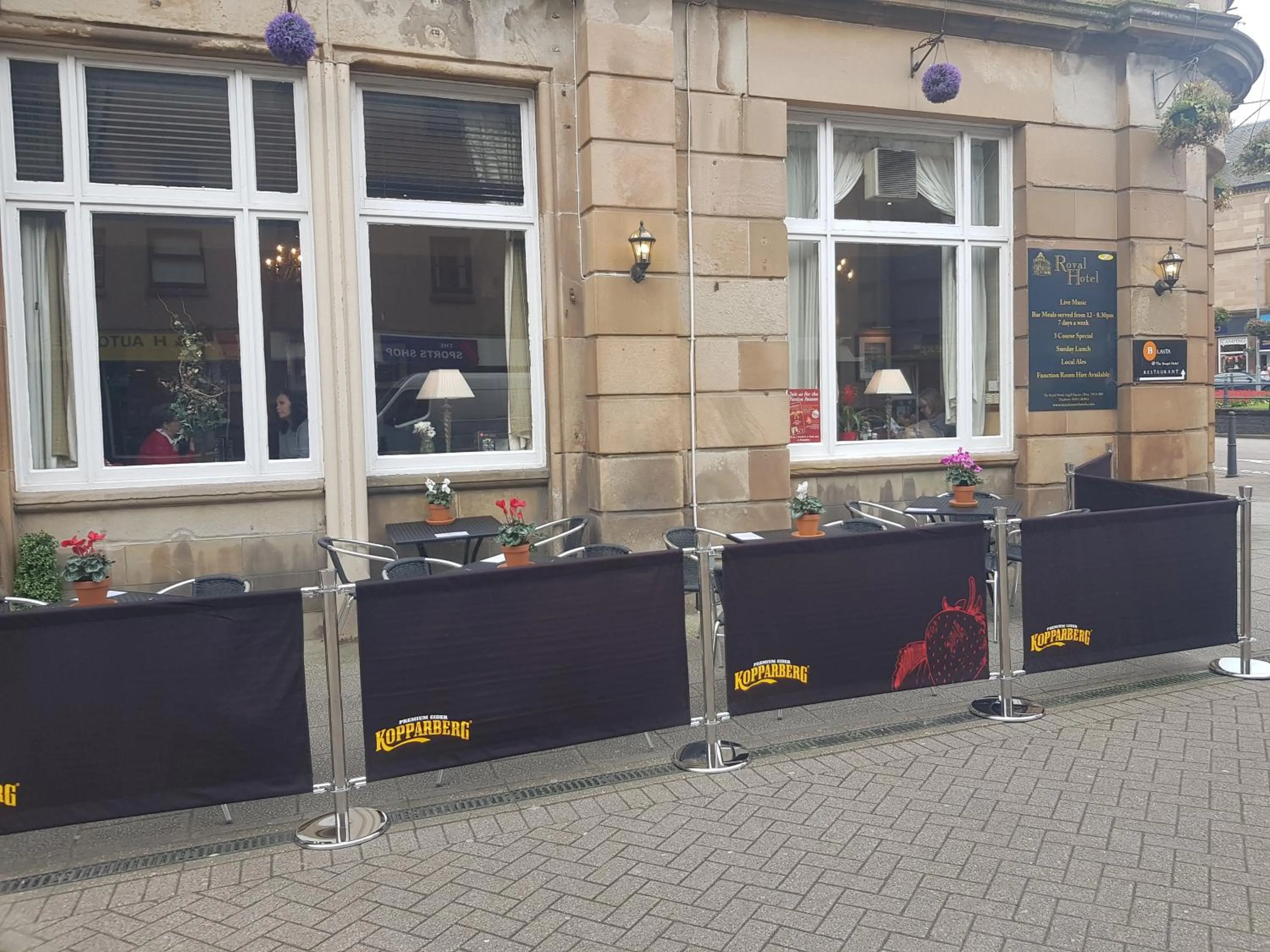 Lounge or bar in The Royal Hotel