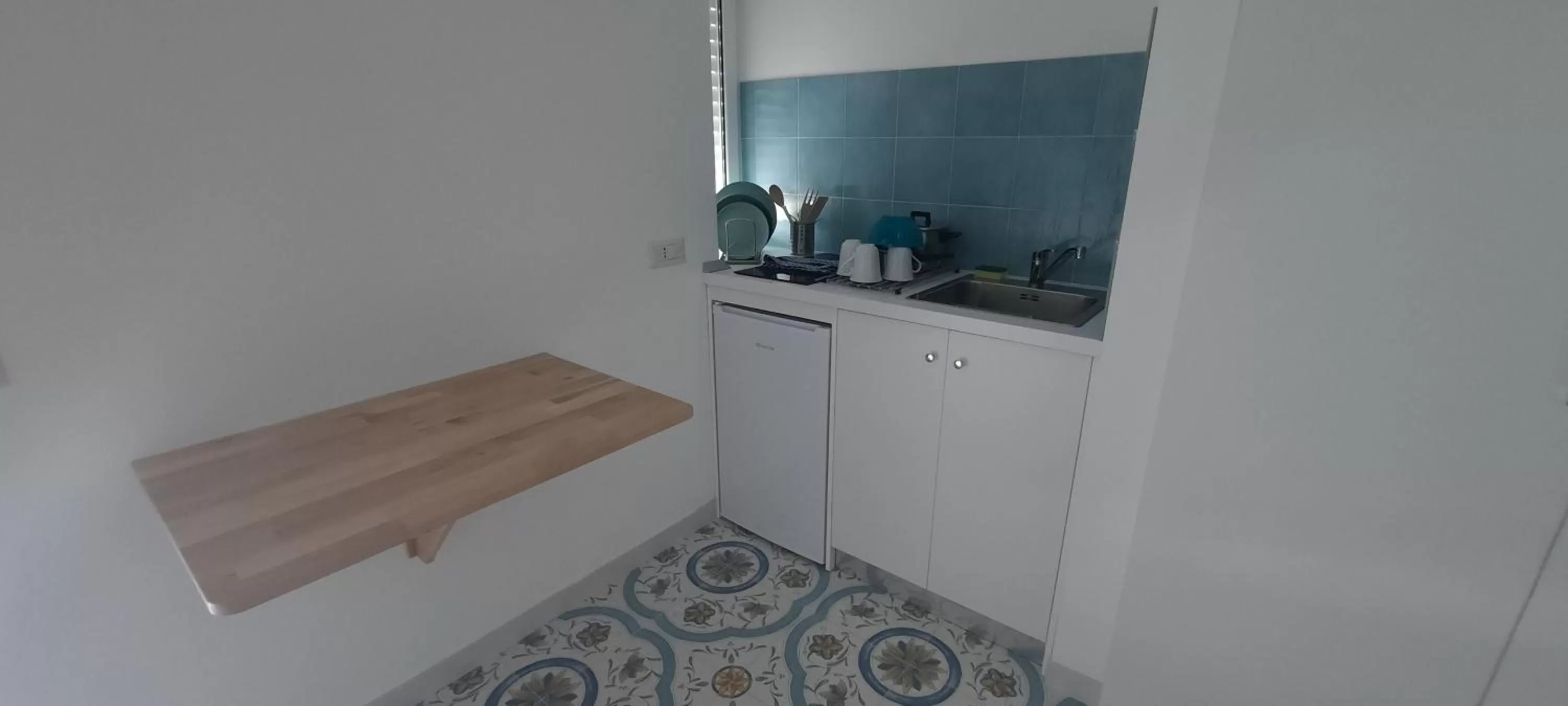 Kitchen/Kitchenette in B & Beach