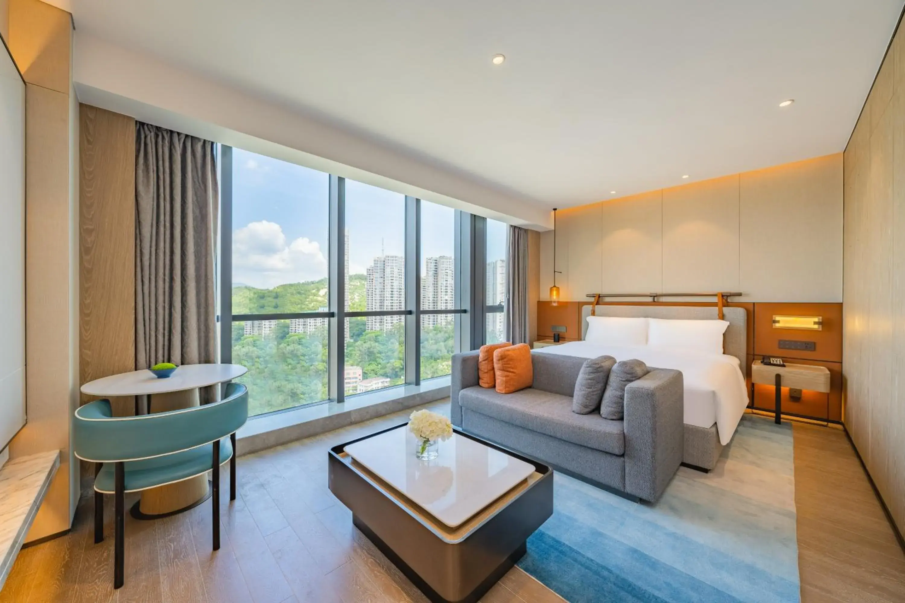 Premium King Room with City View in Holiday Inn Zhuhai City Center by IHG Premium King Room with City View in Holiday Inn Zhuhai City Center by IHG