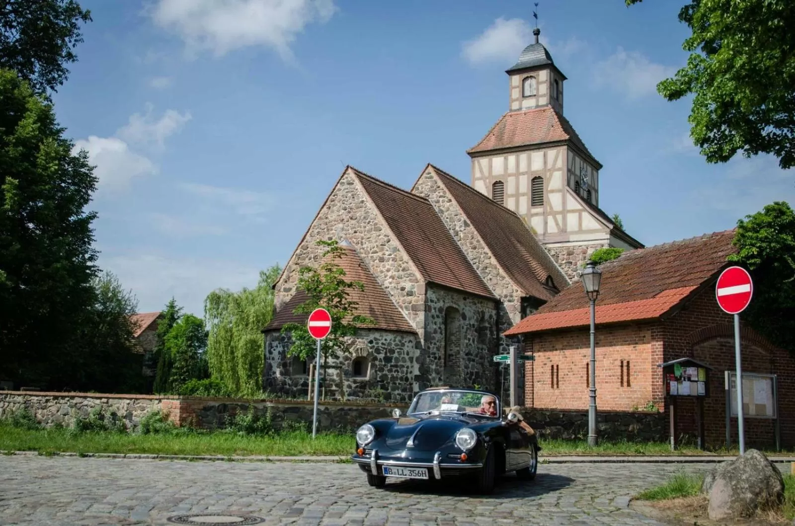 Property building in Hotel Zur Linde Dein Self Check In