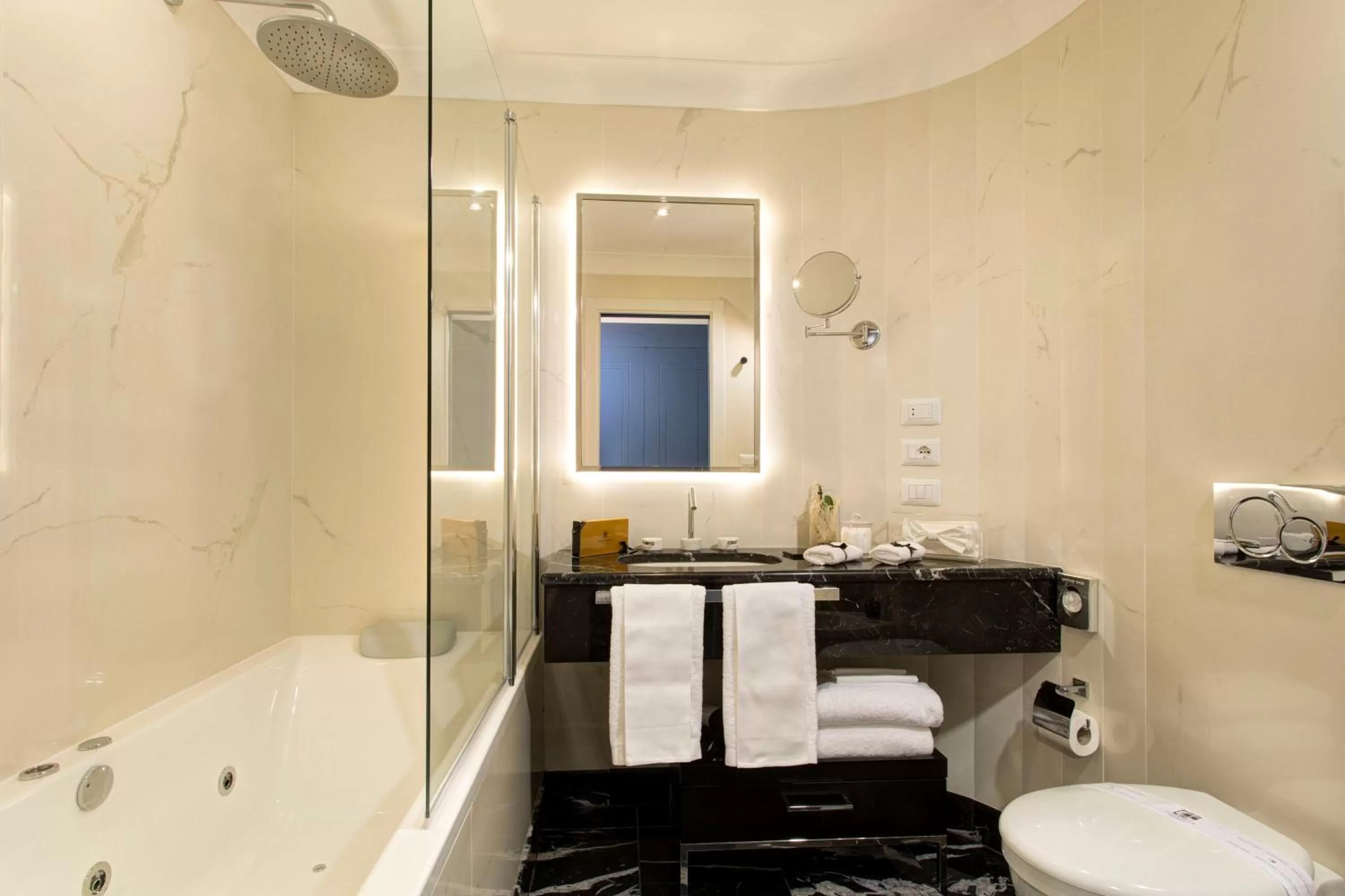 Bathroom in Elizabeth Unique Hotel | a Member of Design Hotels™