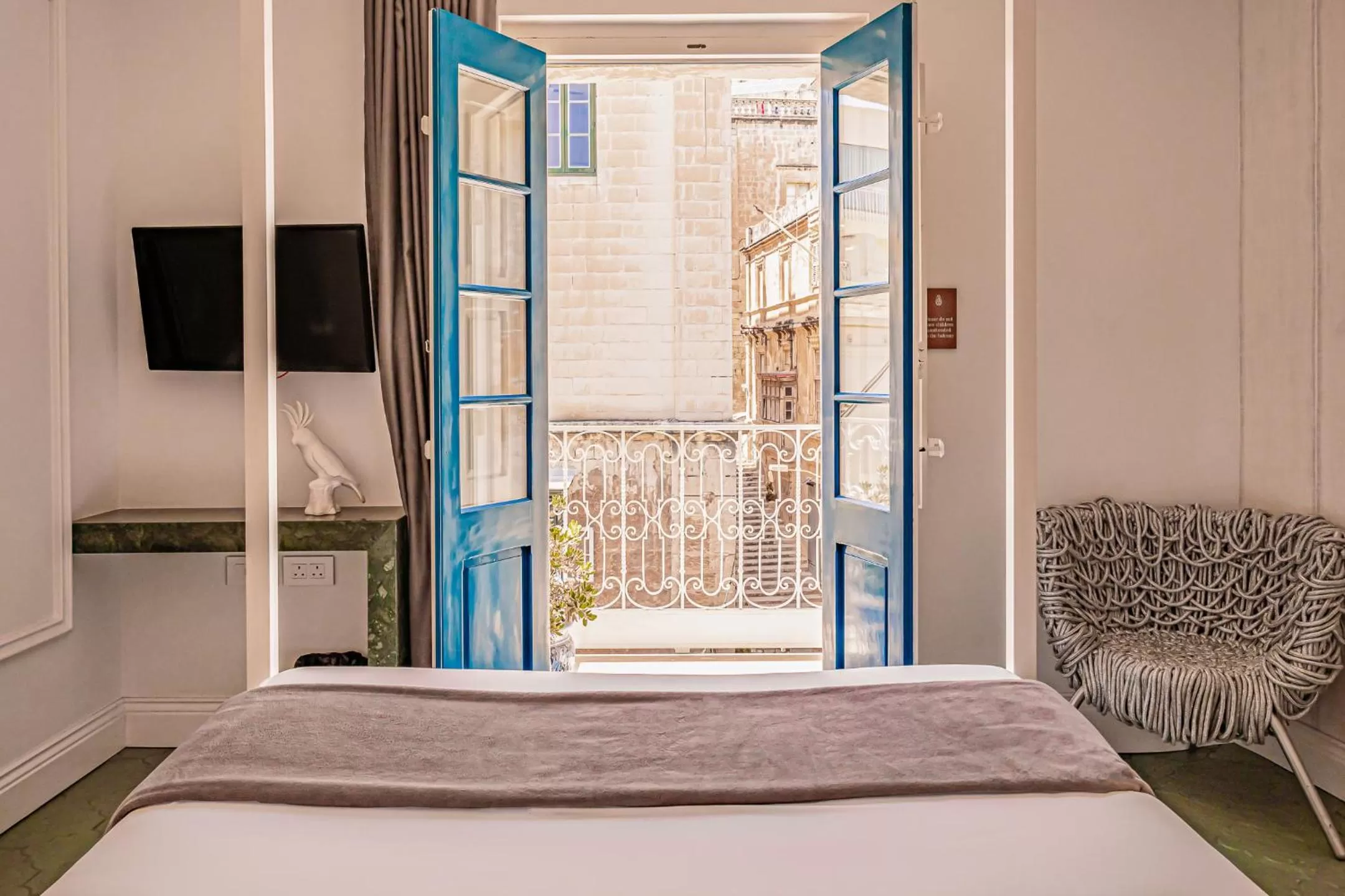 Bed in Iniala Harbour House