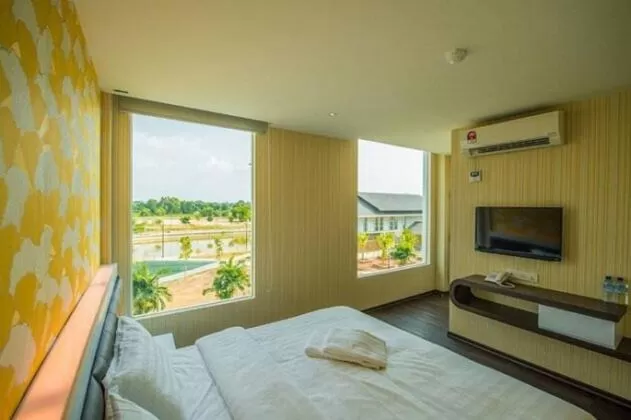 Riverfront Boutique Hotel