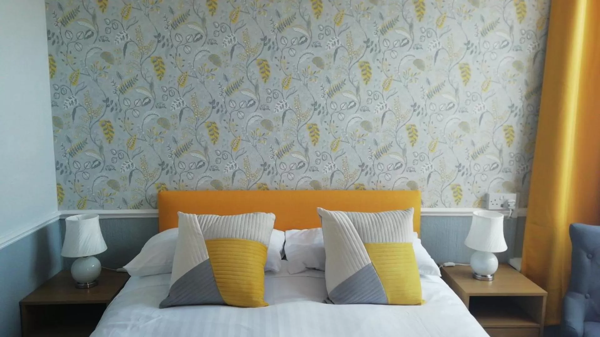 Toilet, Bed in Shirley Heights Hotel