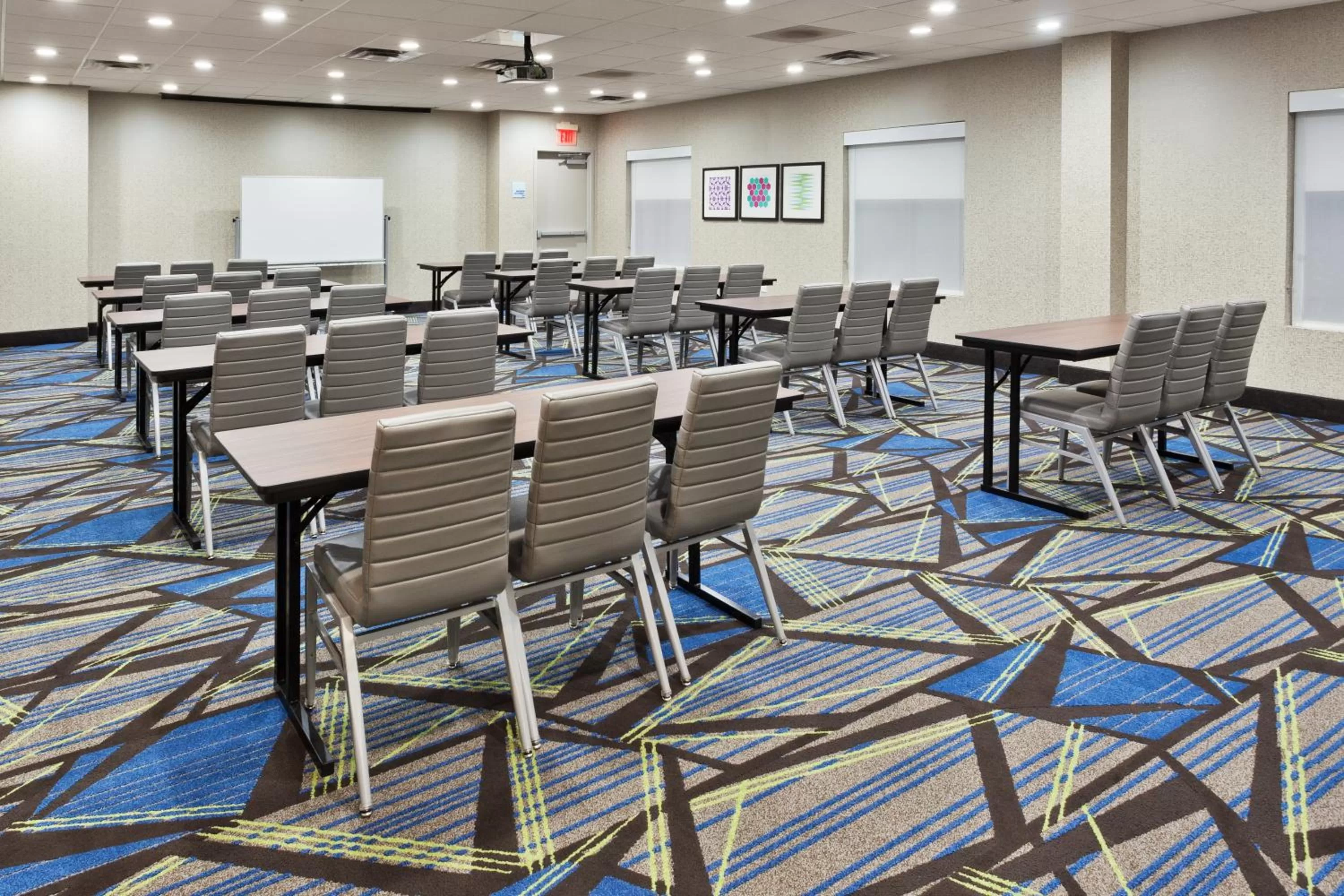 Meeting/conference room in Holiday Inn Express Rome-East by IHG