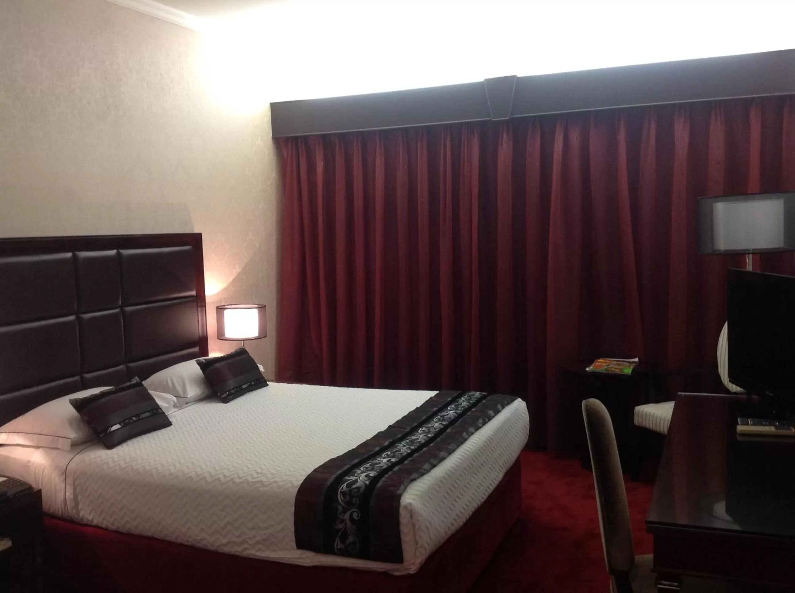 Bedroom, Bed in Hotel Vip Grand Maputo