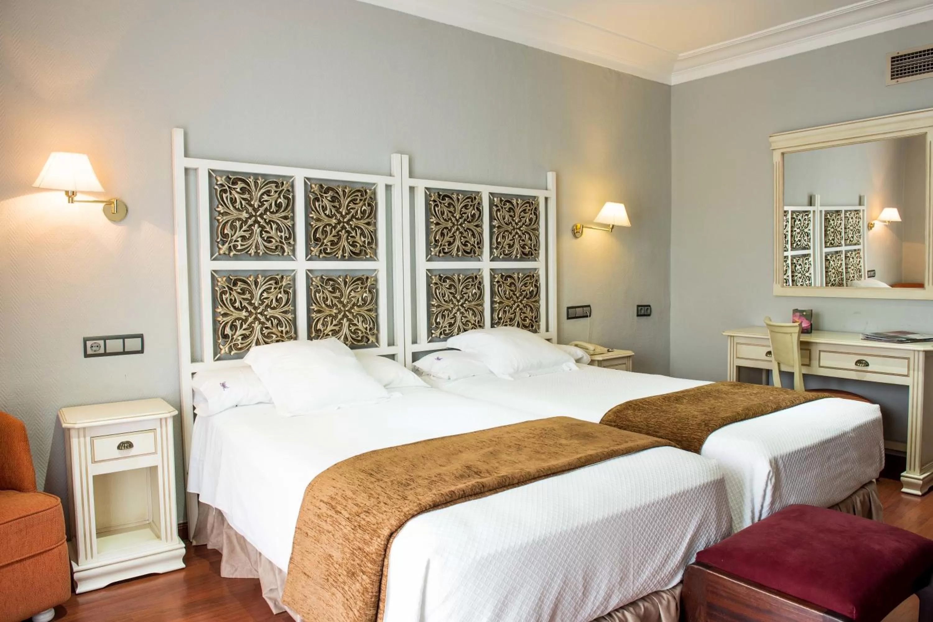 Bed in Hotel Los Angeles Granada