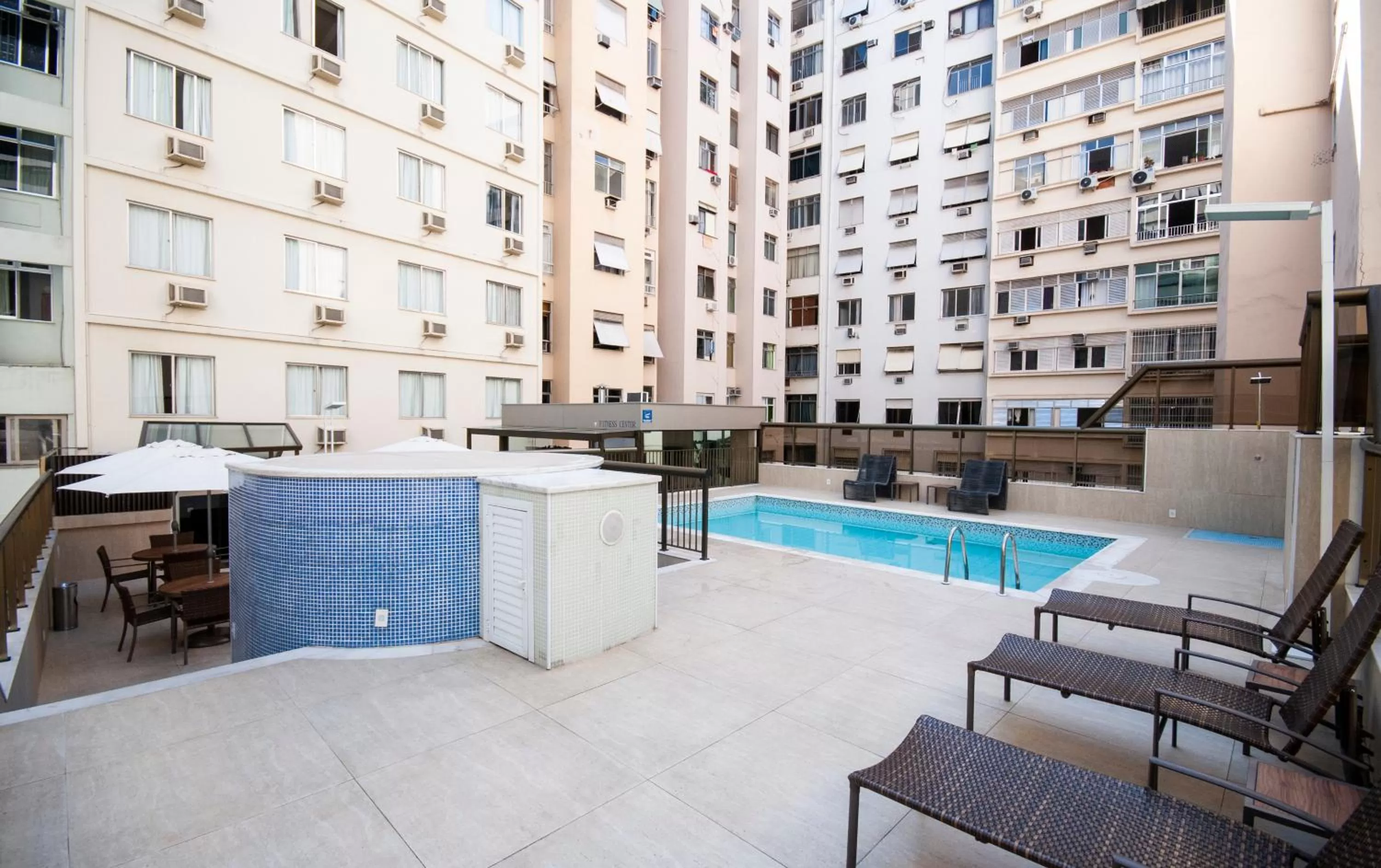 Swimming pool in Hotel Astoria Copacabana