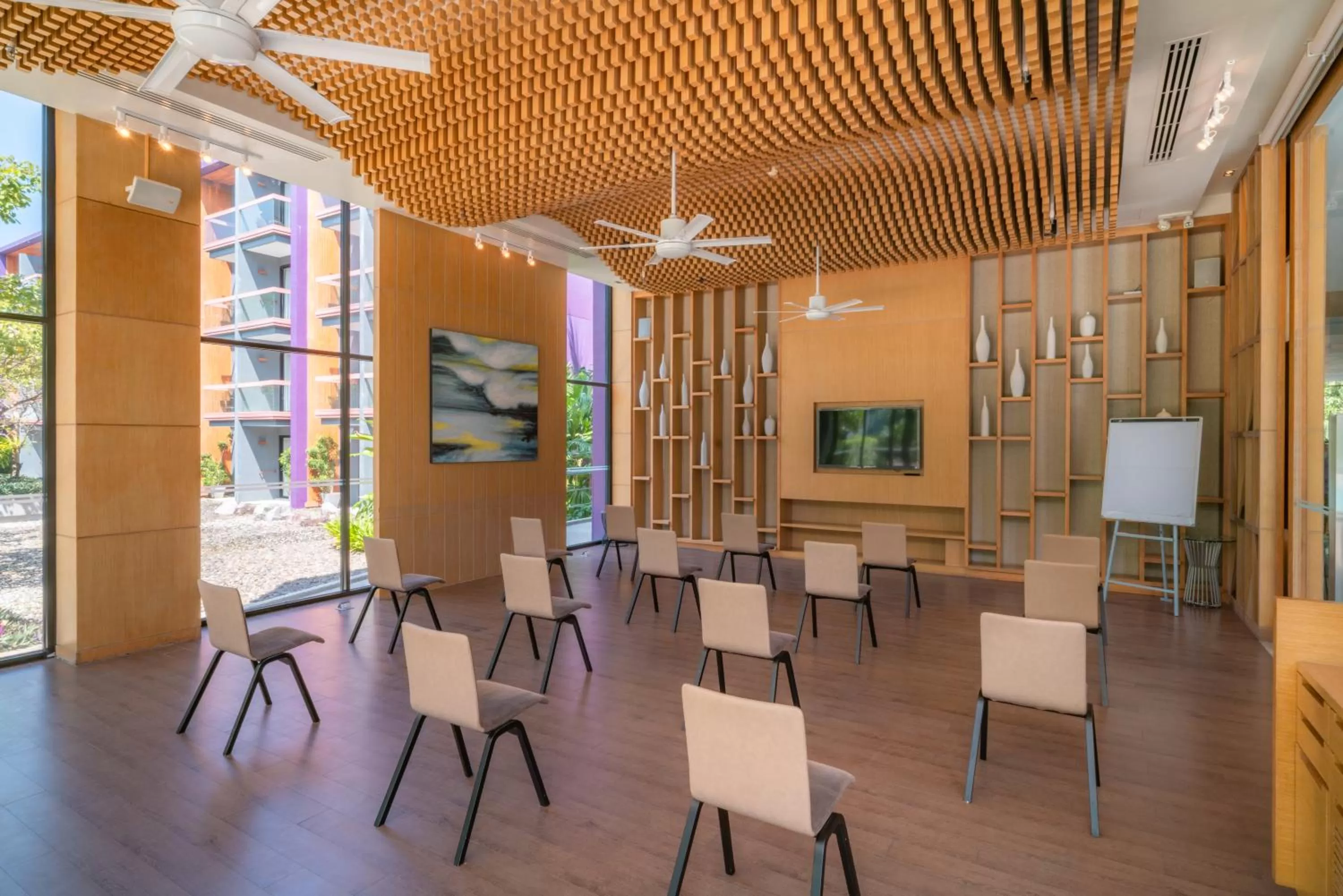 Meeting/conference room in Holiday Inn Express Phuket Patong Beach Central by IHG