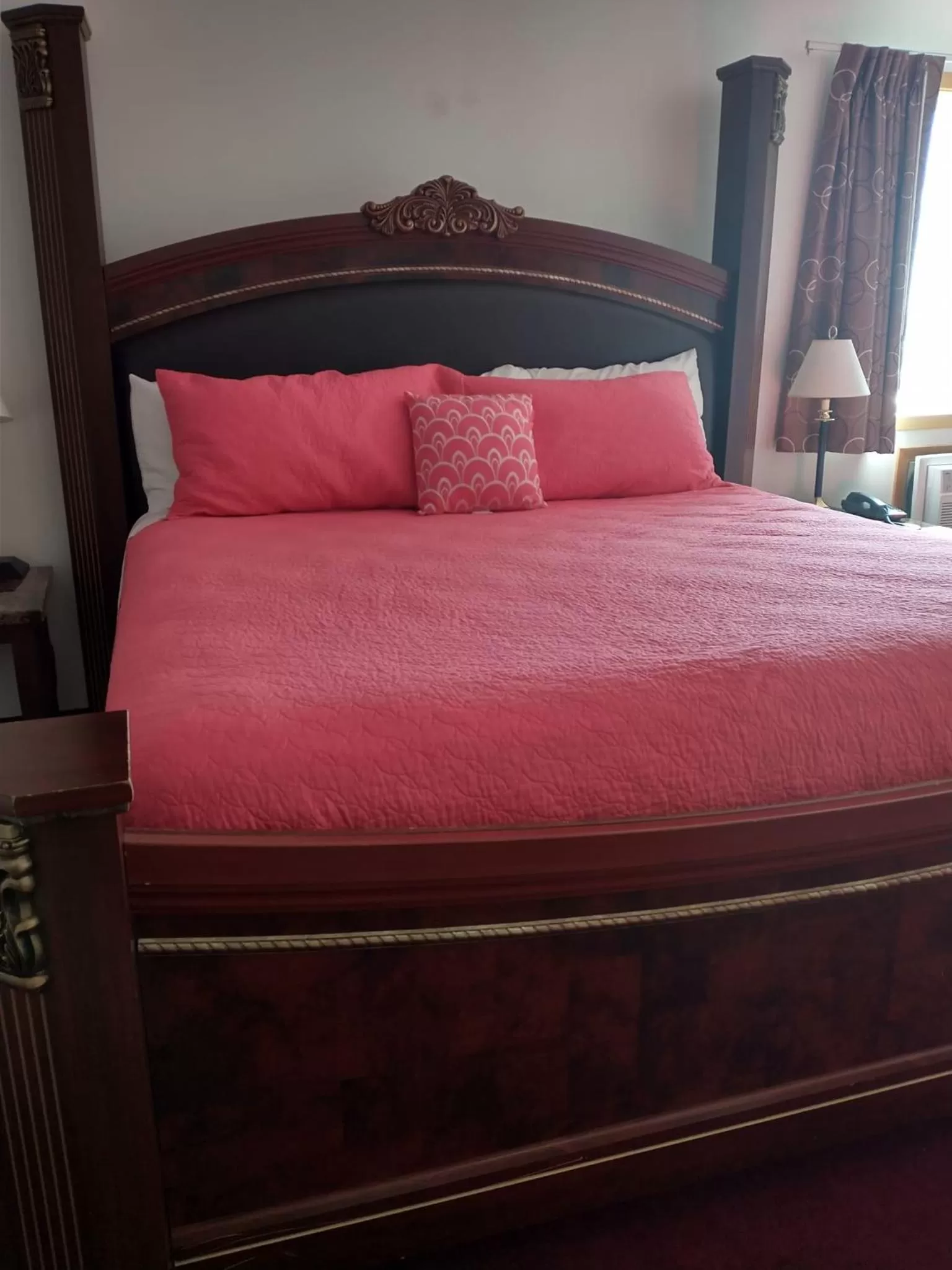 Bed in Sauk River Inn & Suites, a Travelodge by Wyndham