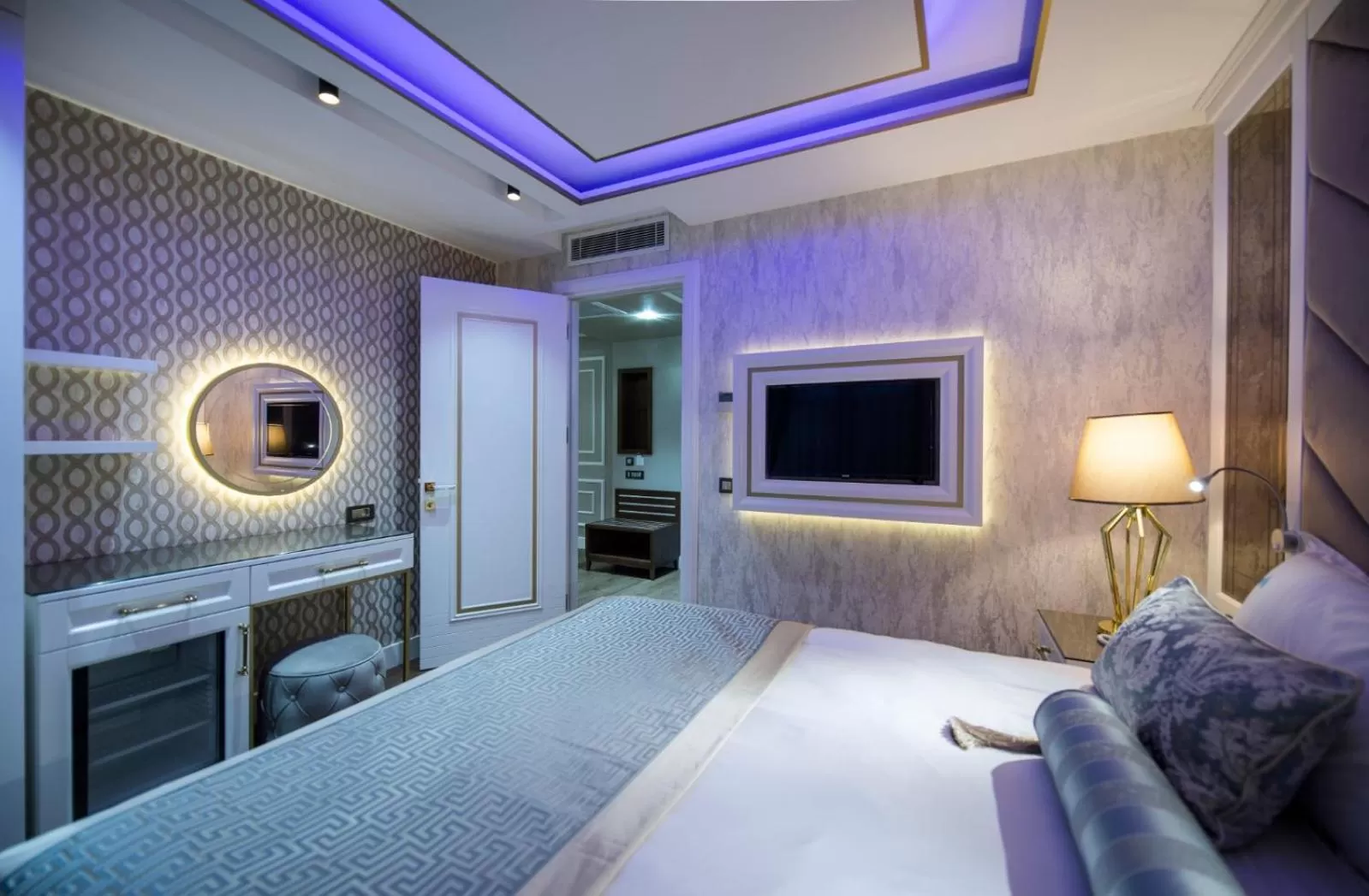 Bedroom, Bed in Elysium Green Suites