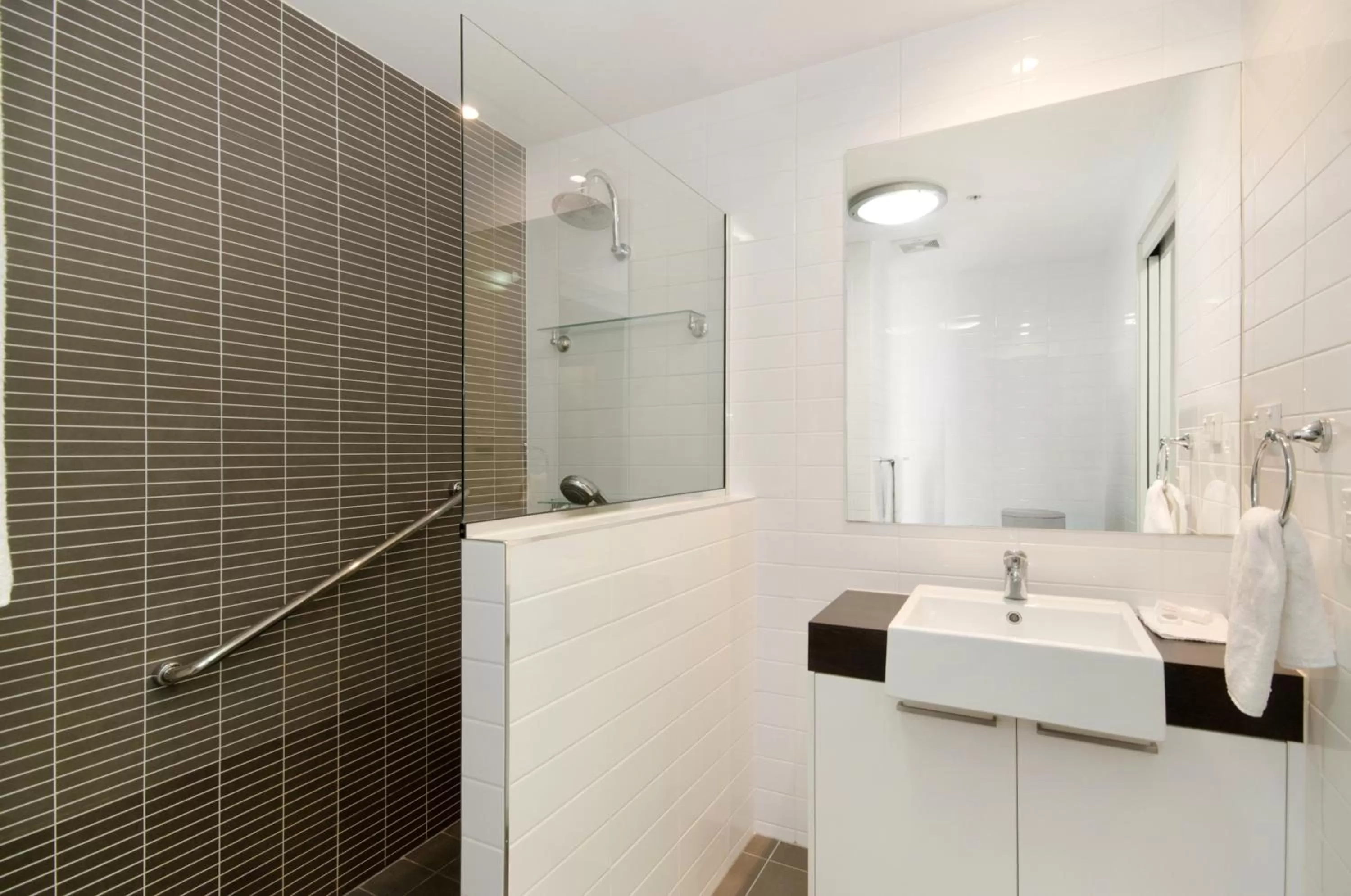 Bathroom in The Dalgety Apartments