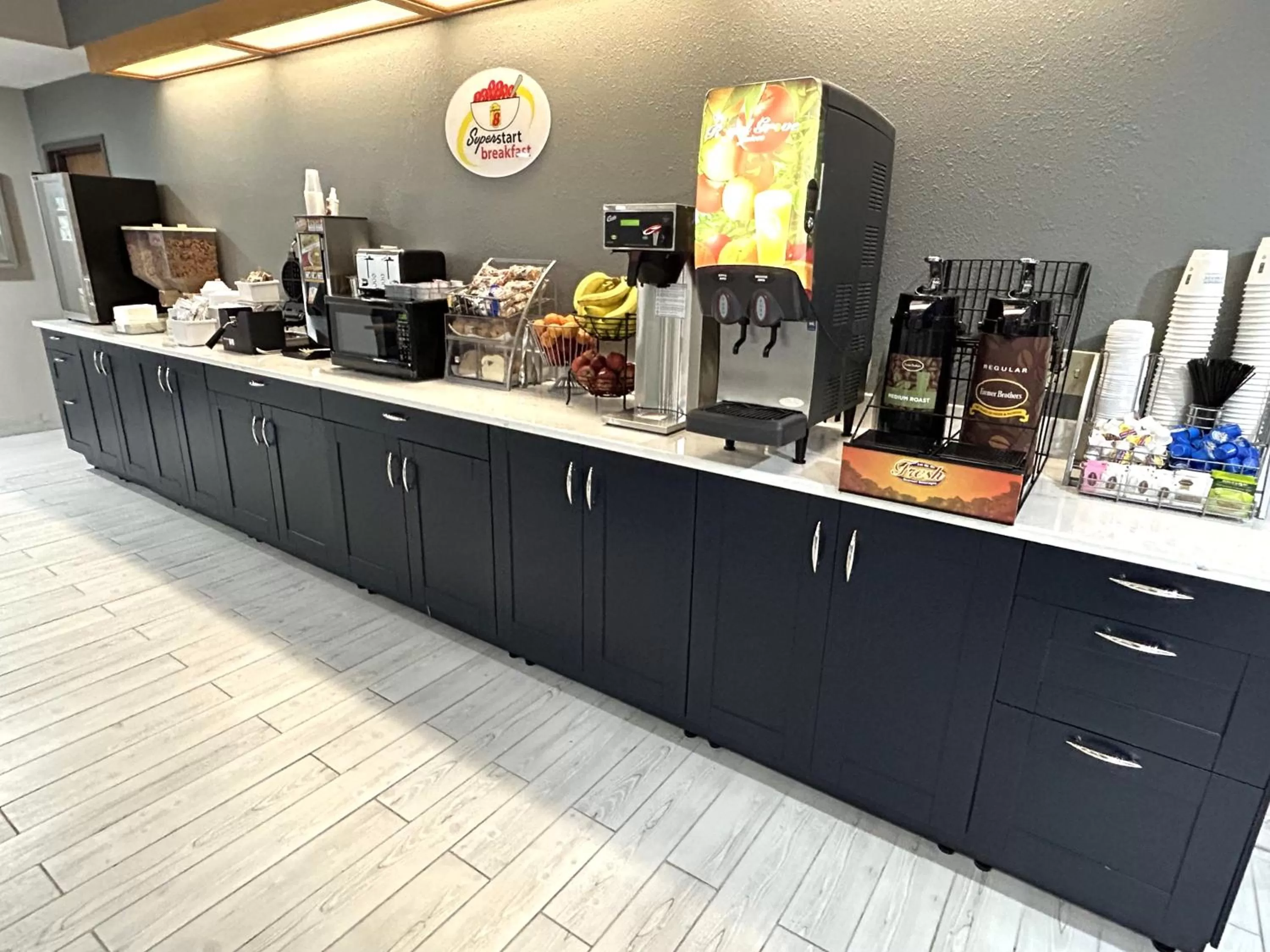 Breakfast in Super 8 by Wyndham Hot Springs