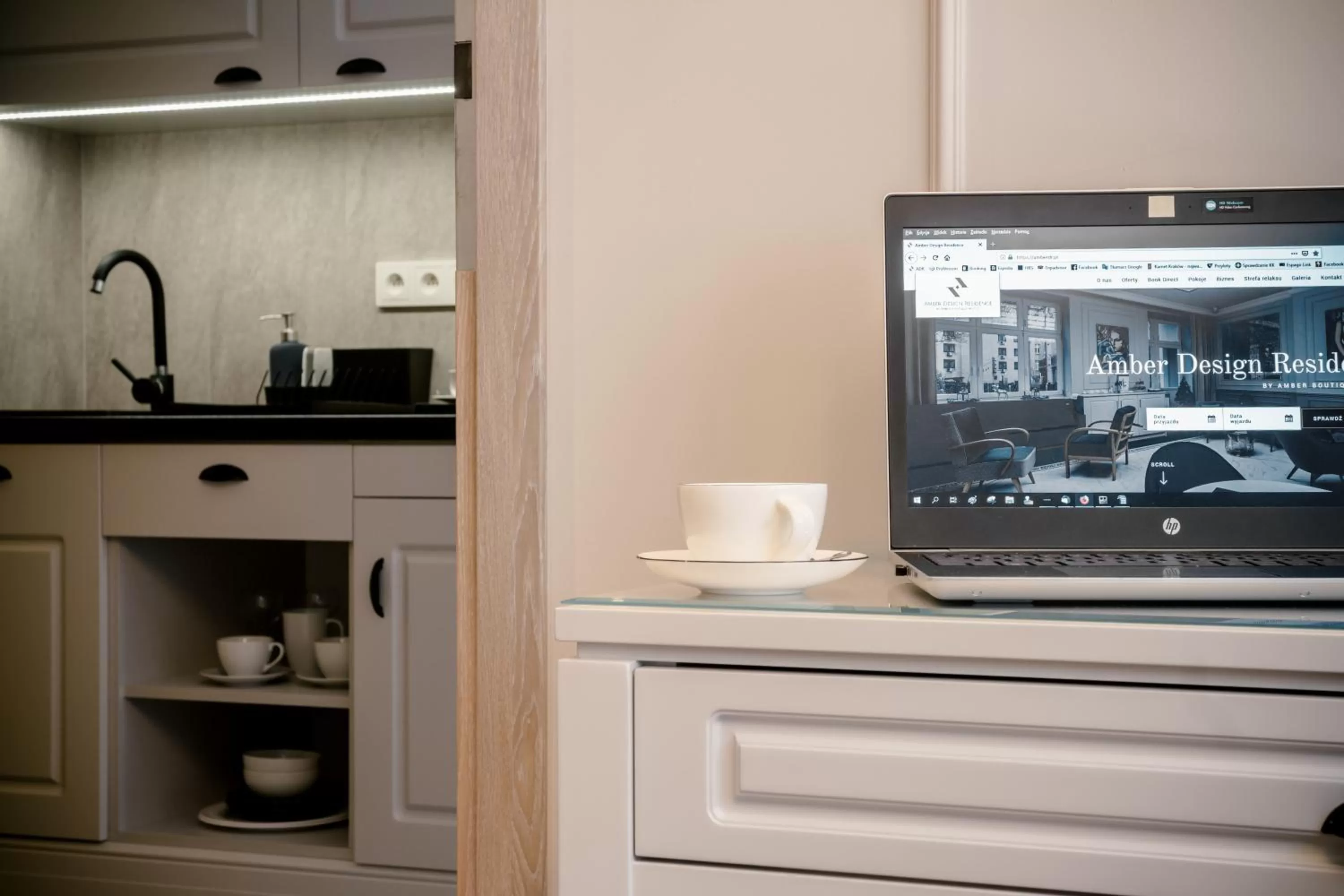 Kitchen or kitchenette in Amber Design Residence