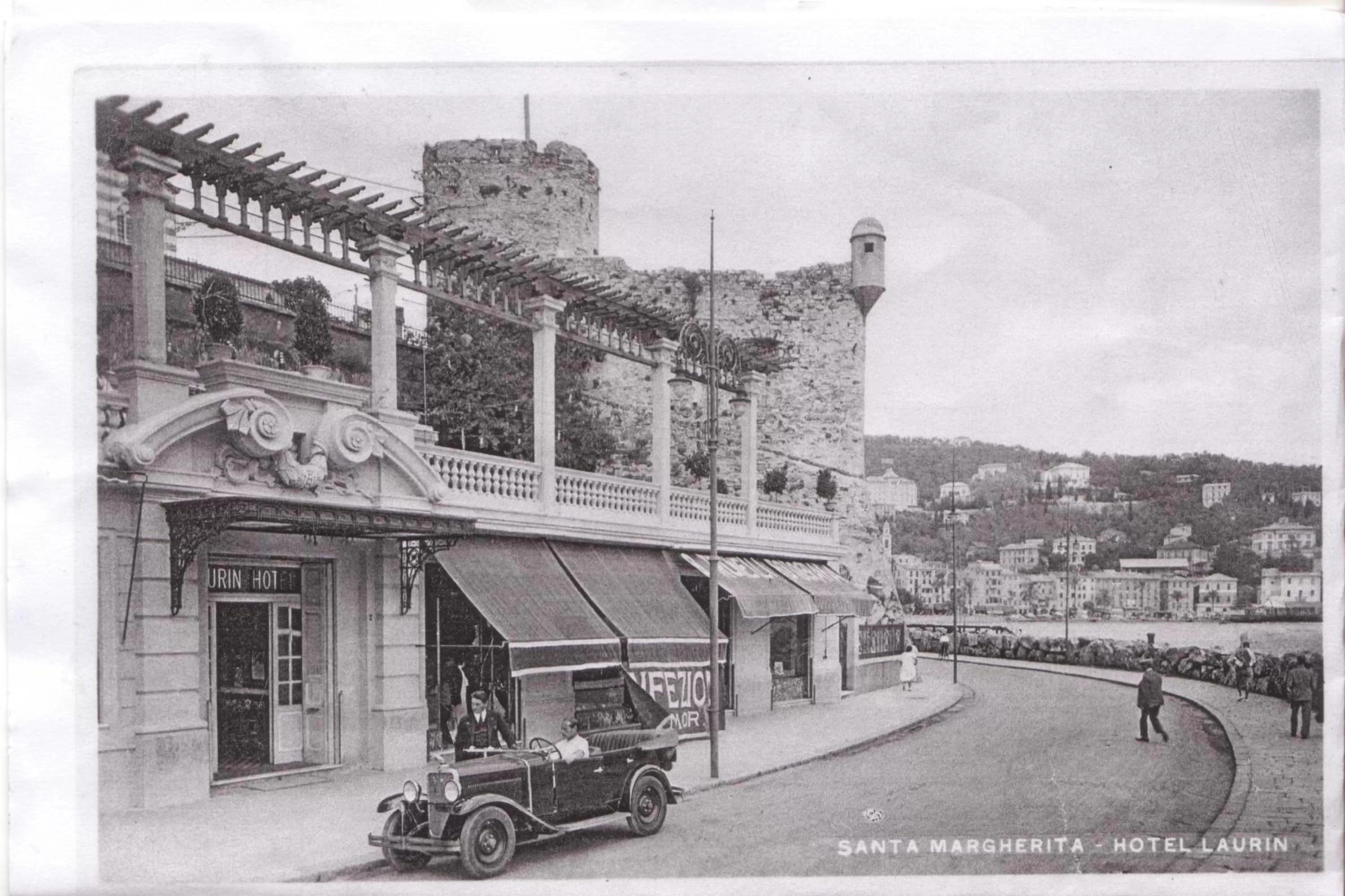 Property building in Hotel Laurin