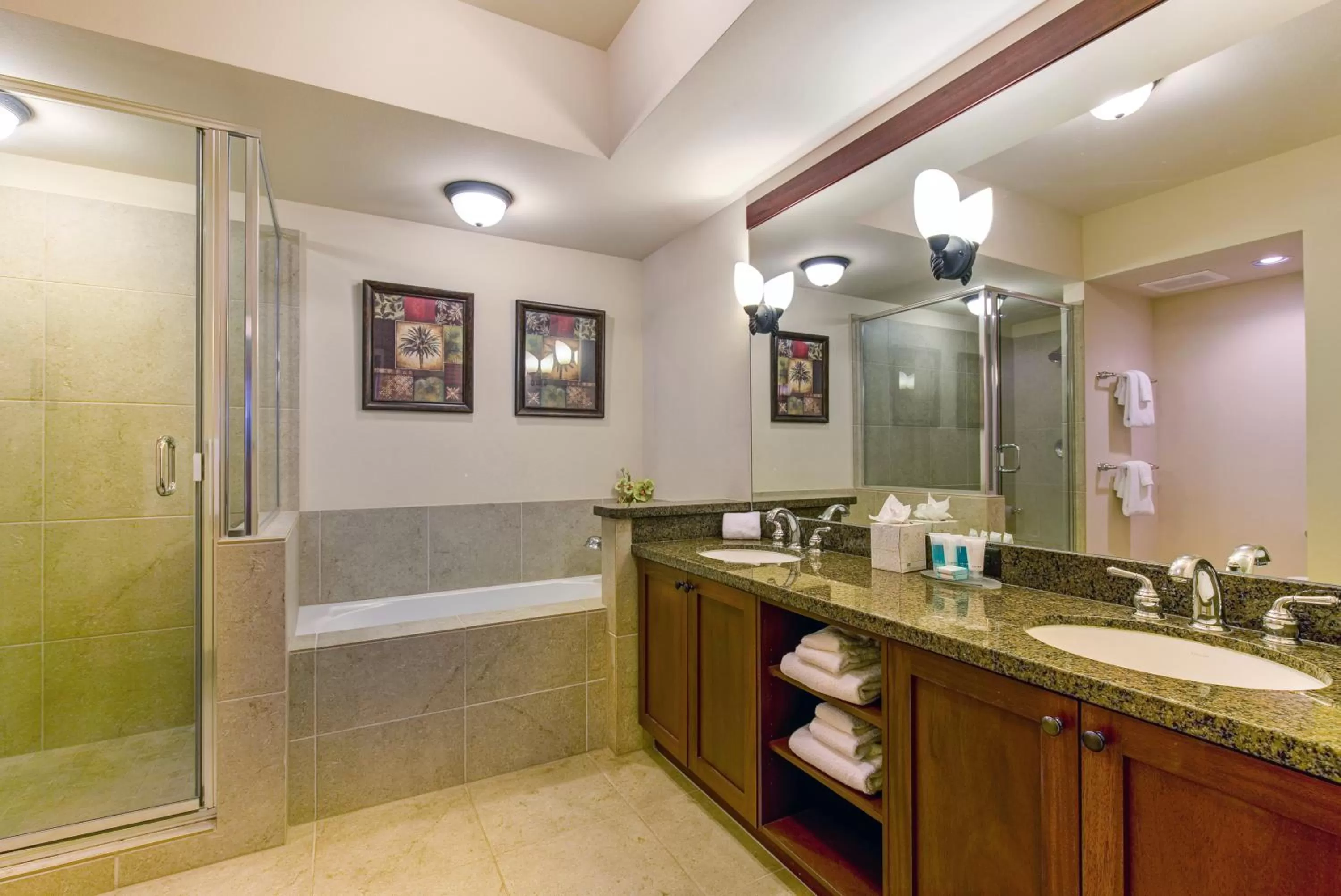 Bedroom in Castle Hali'i Kai at Waikoloa