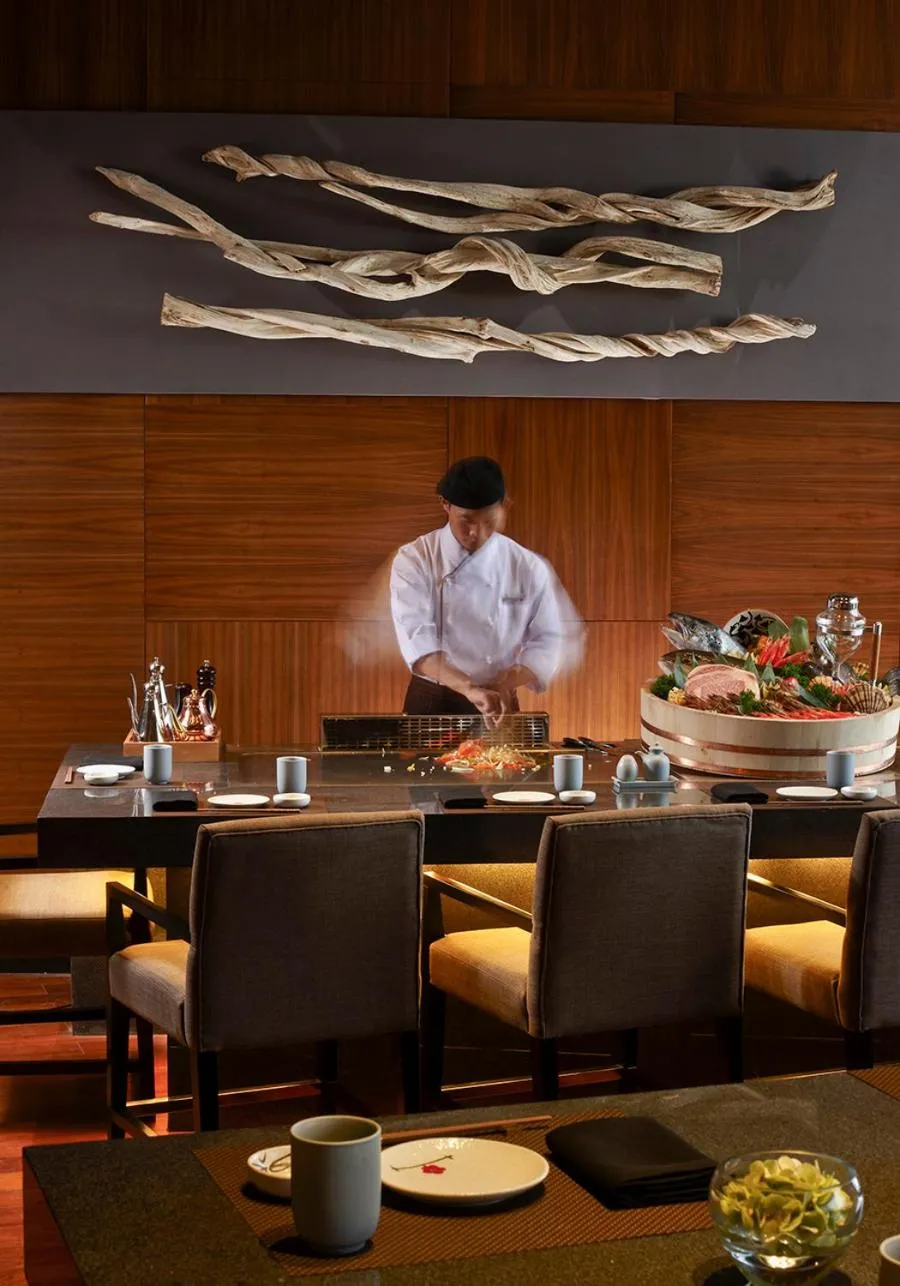 Restaurant/places to eat in Crowne Plaza Huizhou by IHG