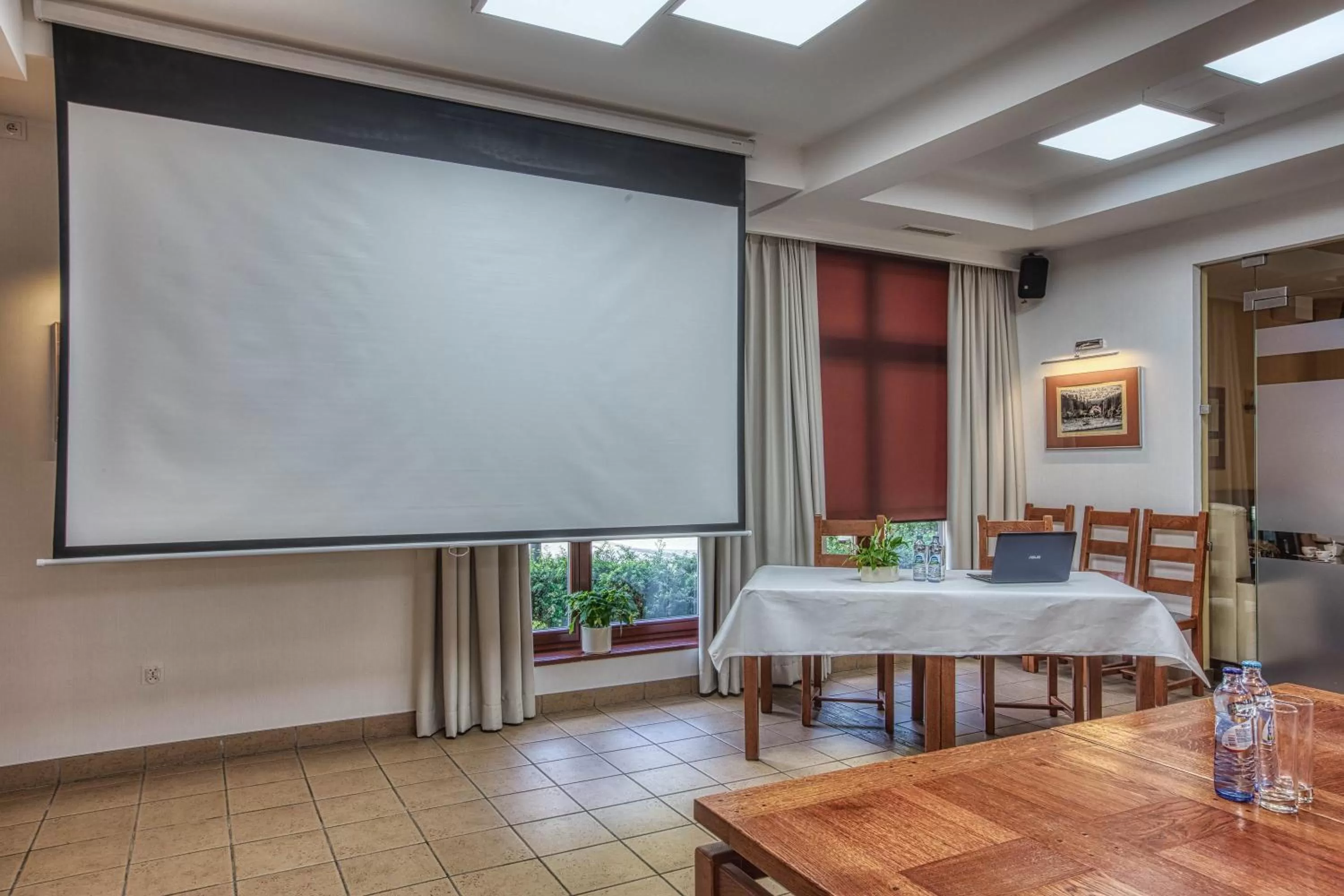 Business facilities in Dom Oliwski