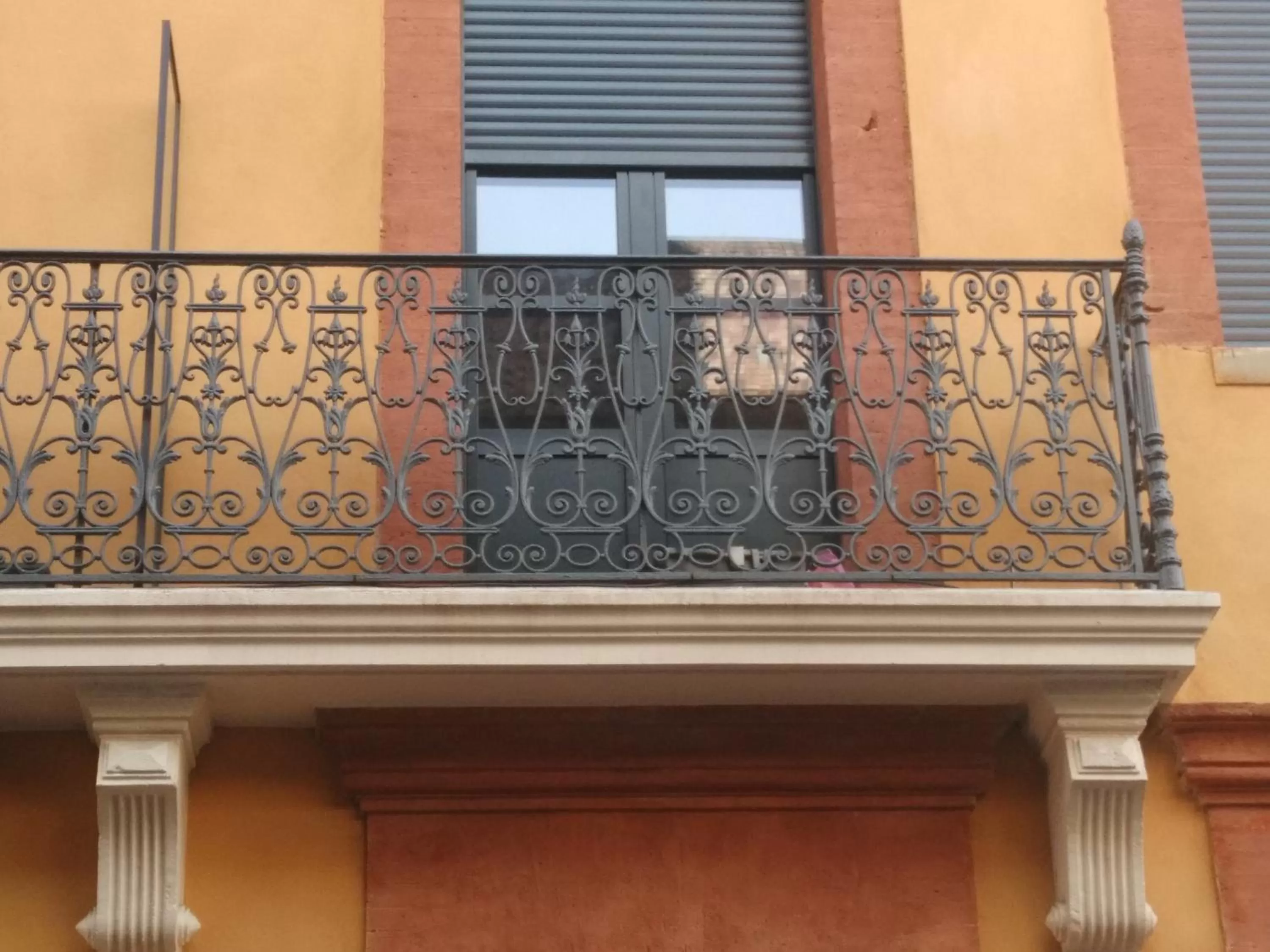 Facade/entrance in Hôtel le Pastel