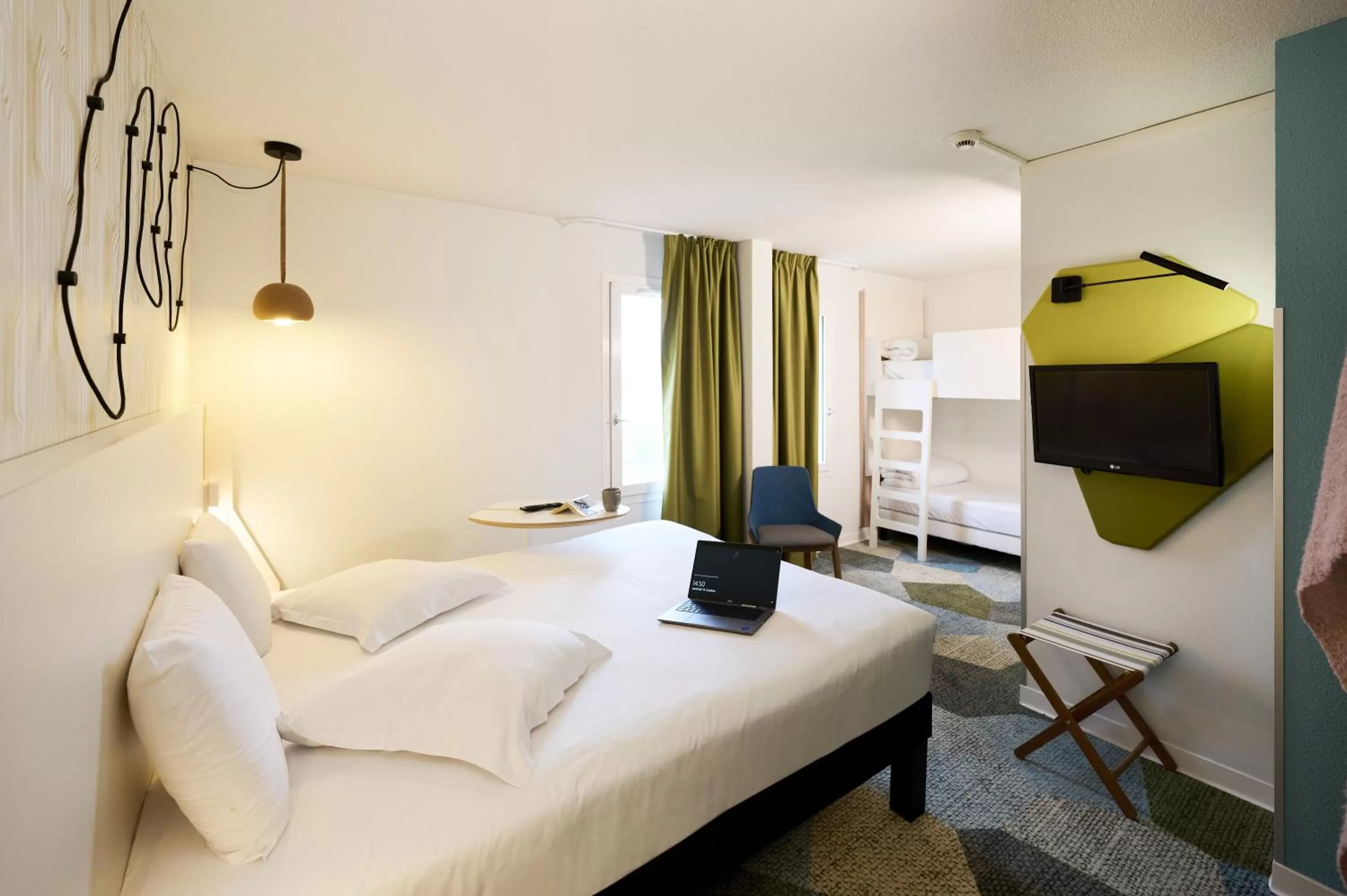 Photo of the whole room, Bed in ibis Styles Bordeaux Begles Arena