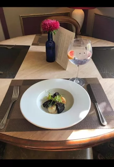 Restaurant/places to eat in The Compasses Inn