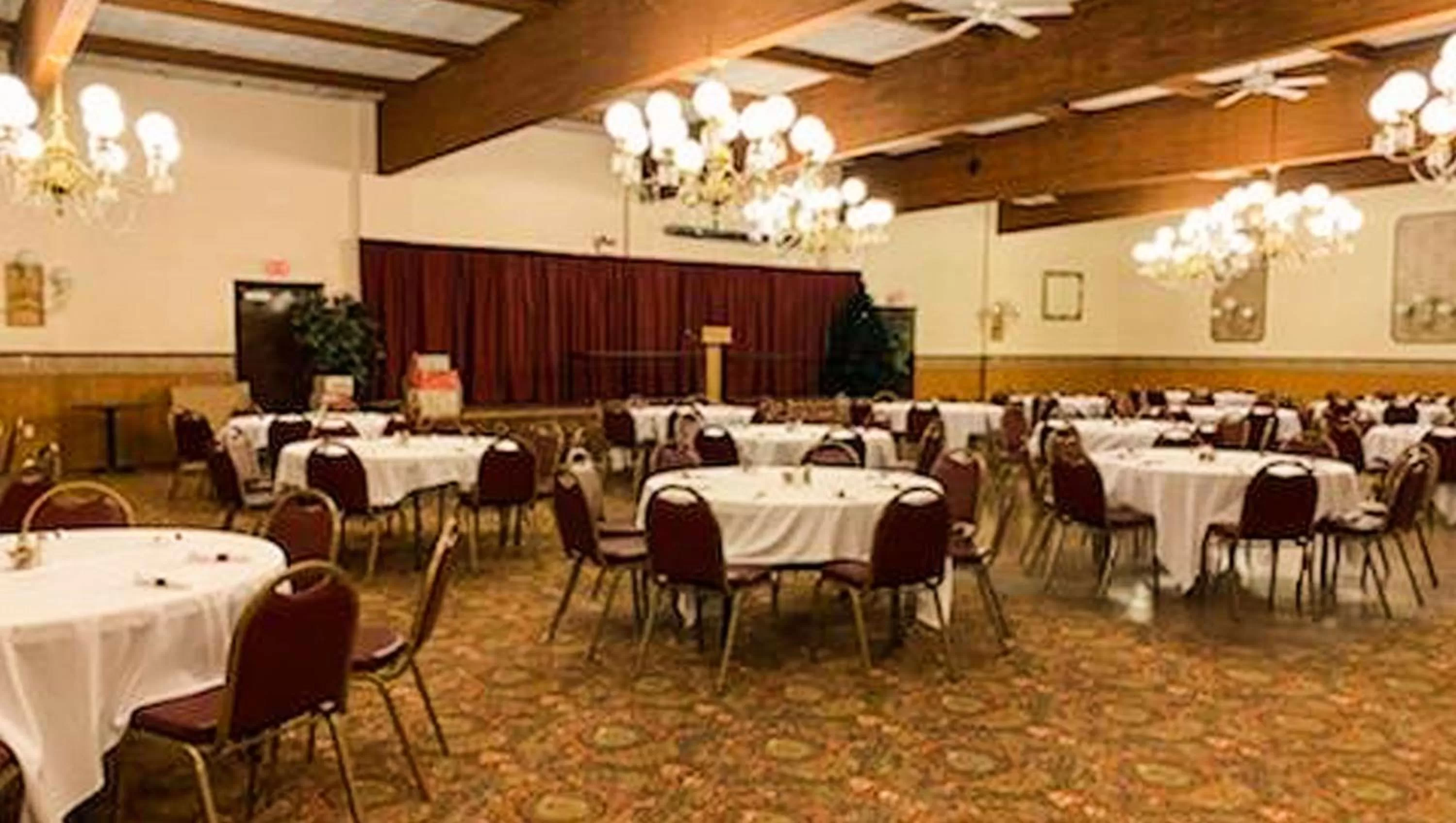 Banquet/Function facilities in Voyageur Inn and Conference Center