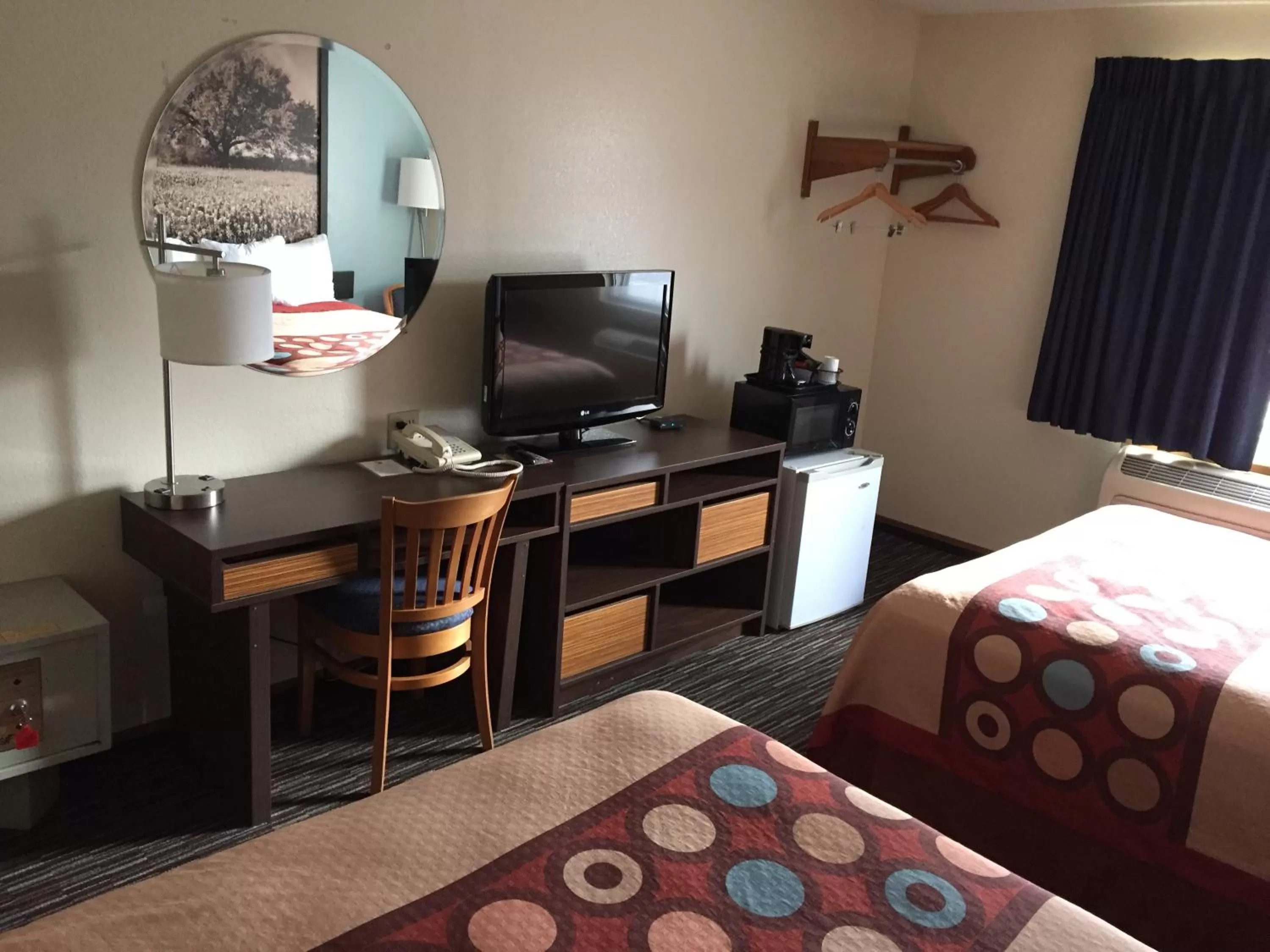 Photo of the whole room, Bed in Super 8 by Wyndham College Station