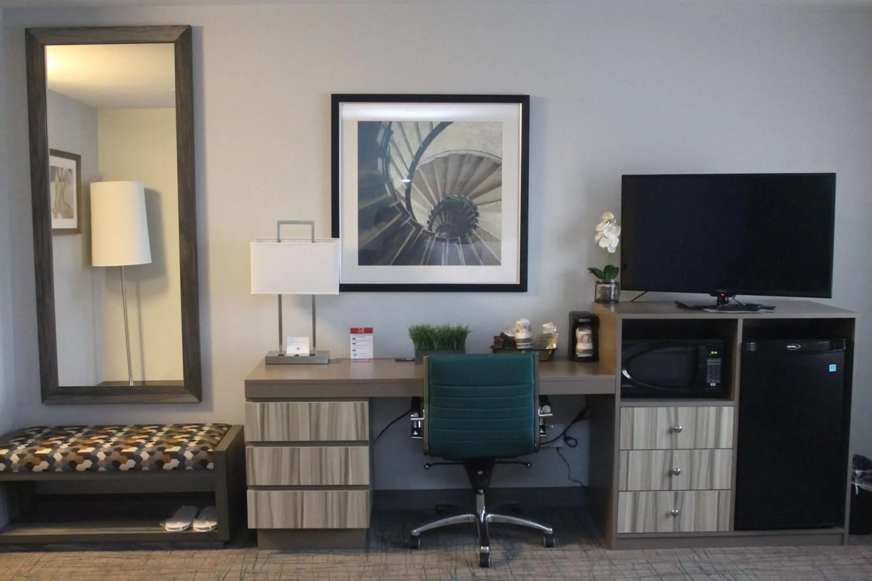 Double Room with Bath Tub - Disability Access in Best Western Toledo South Maumee Double Room with Bath Tub - Disability Access in Best Western Toledo South Maumee