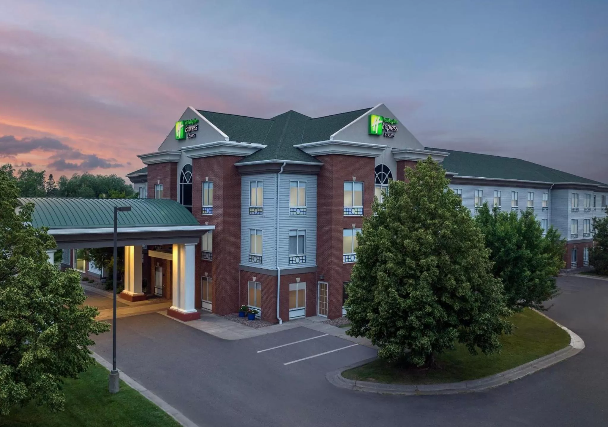 Property building in Holiday Inn Express & Suites Superior by IHG