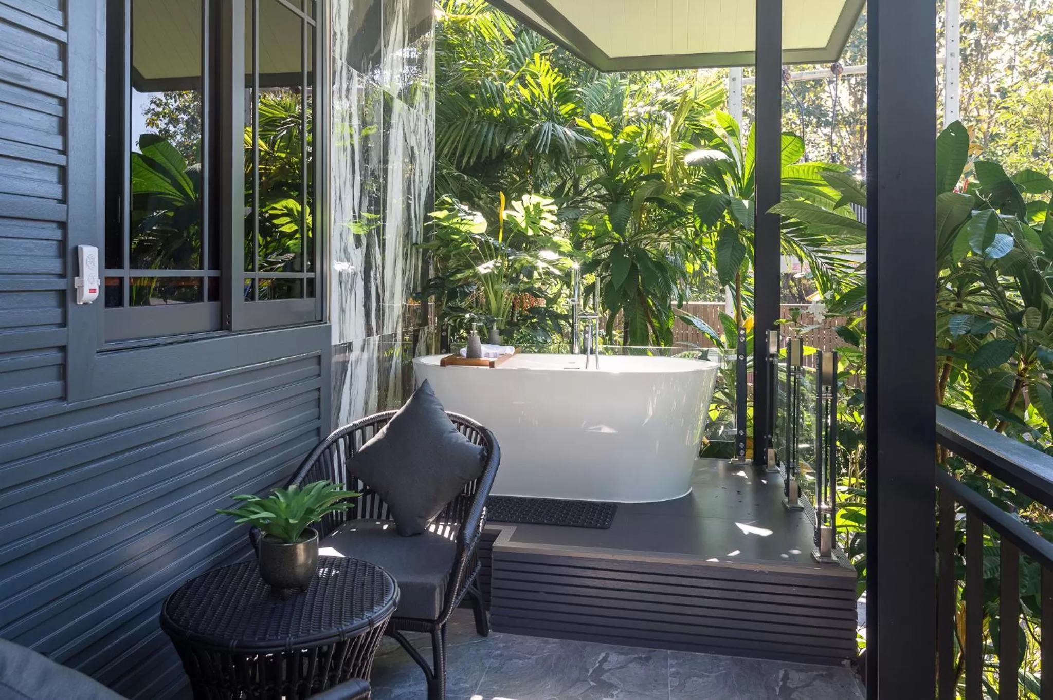 Open Air Bath in Loy Chalet