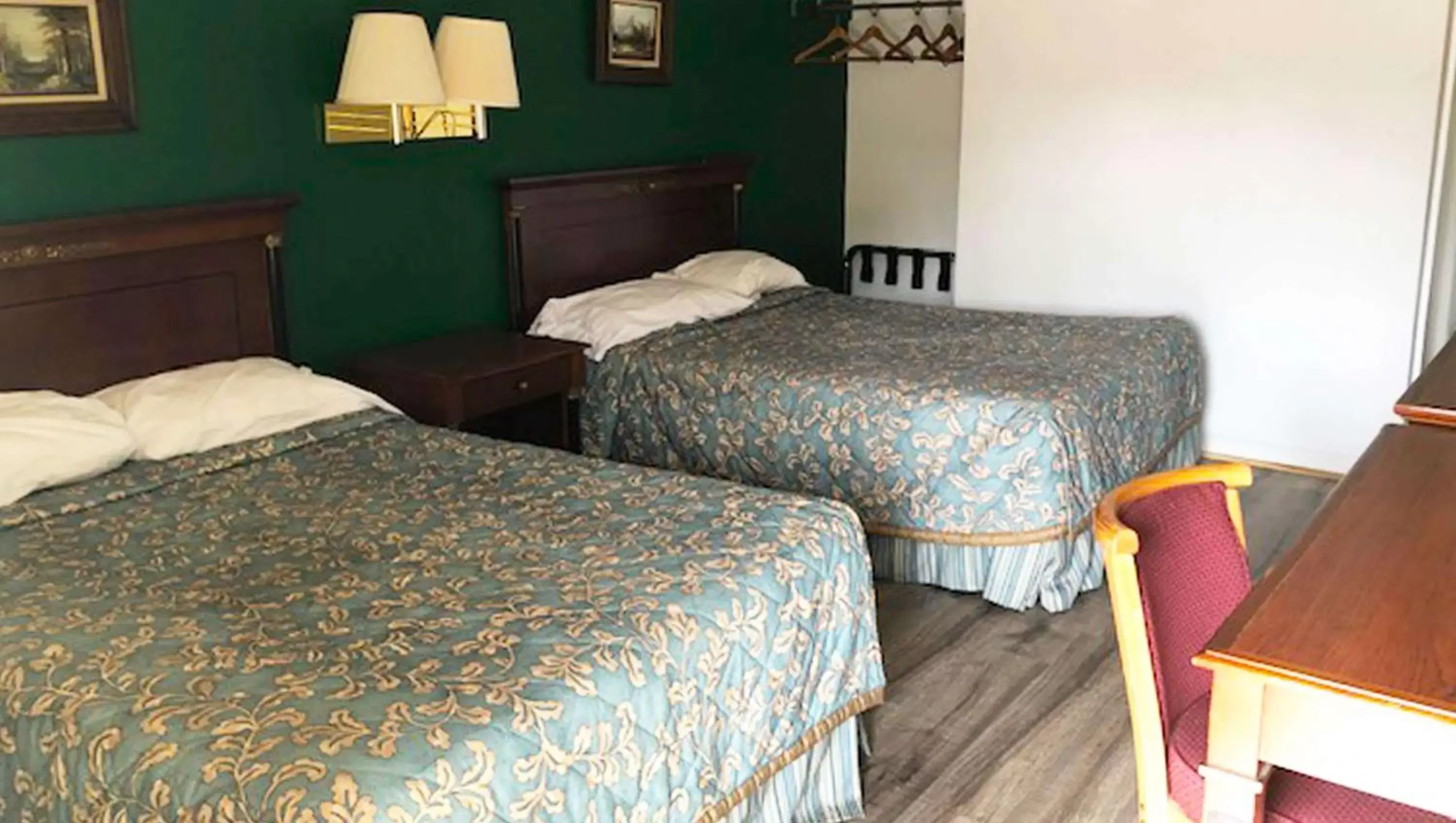 Double Room with Two Double Beds in Motel Forrest Rockville Double Room with Two Double Beds in Motel Forrest Rockville