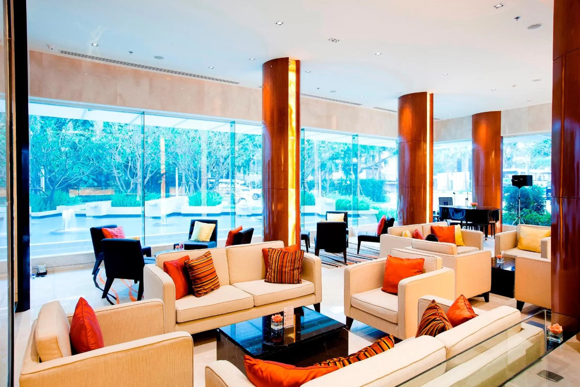 Lobby or reception in Royal Princess Larn Luang - SHA Extra Plus