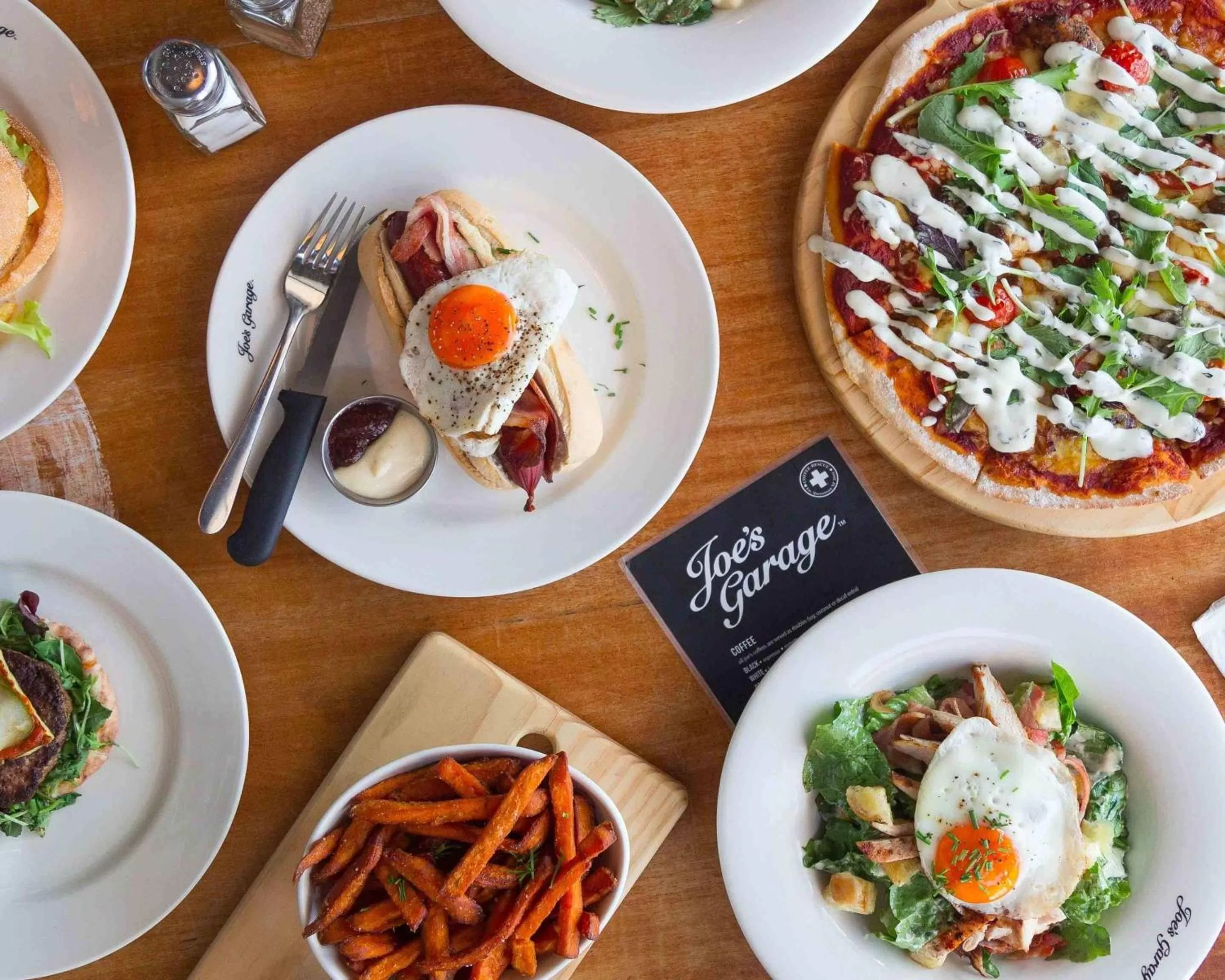 Restaurant/places to eat in The State Hotel