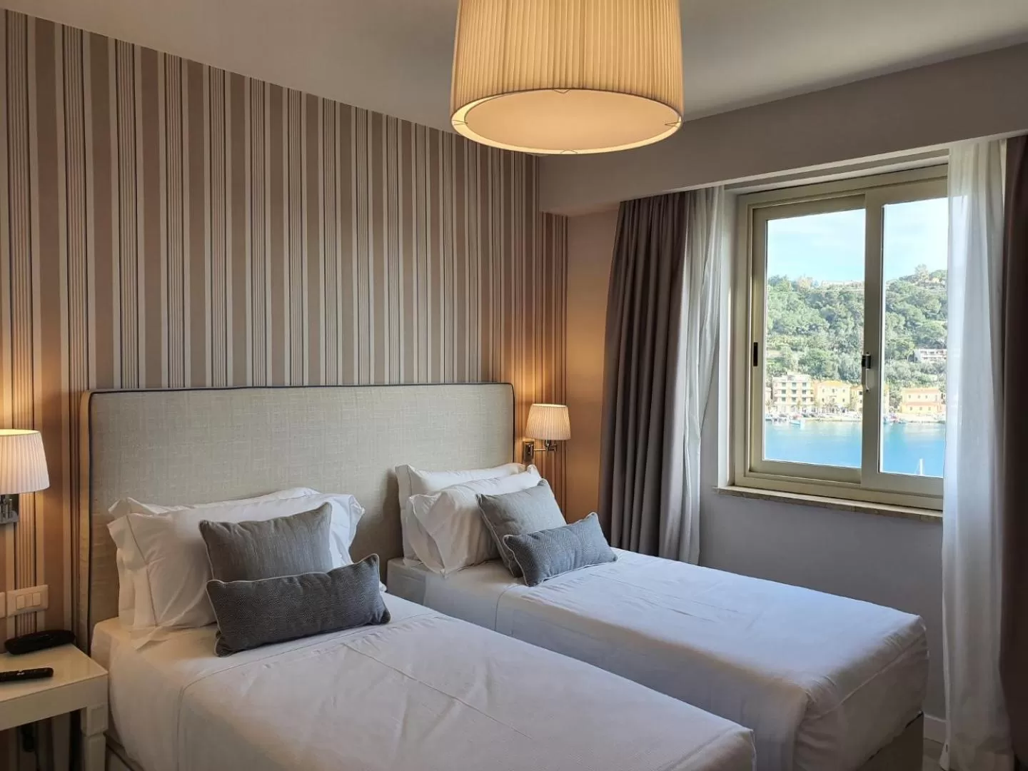 Photo of the whole room, Bed in Hotel Plaza