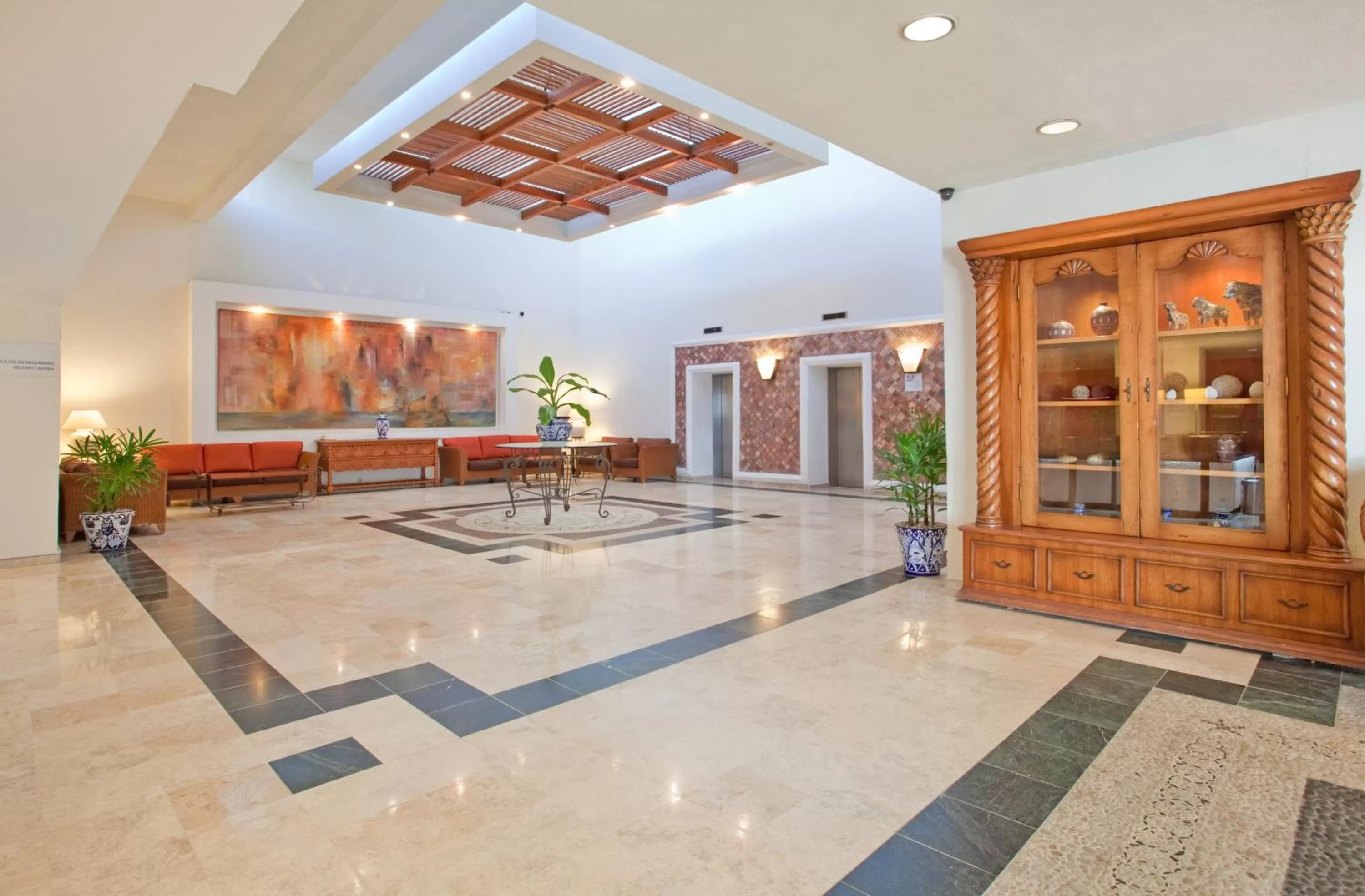 Lobby or reception in Holiday Inn Resort Acapulco, an IHG Hotel