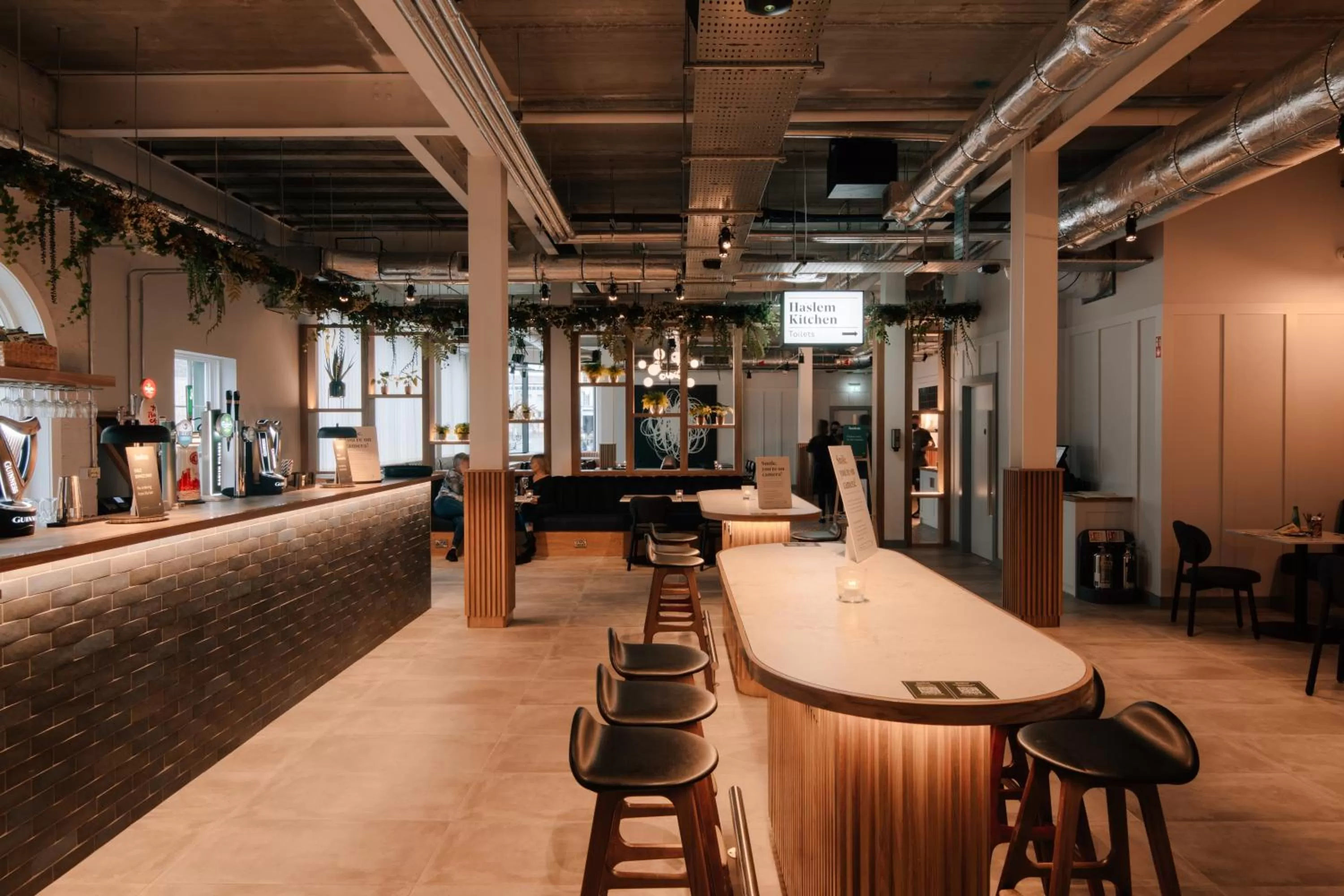 Restaurant/places to eat in Haslem Hotel