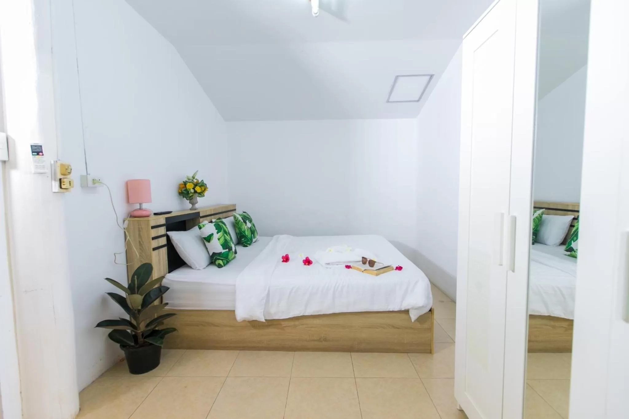 Photo of the whole room, Bed in MANDARIN LODGE by victor