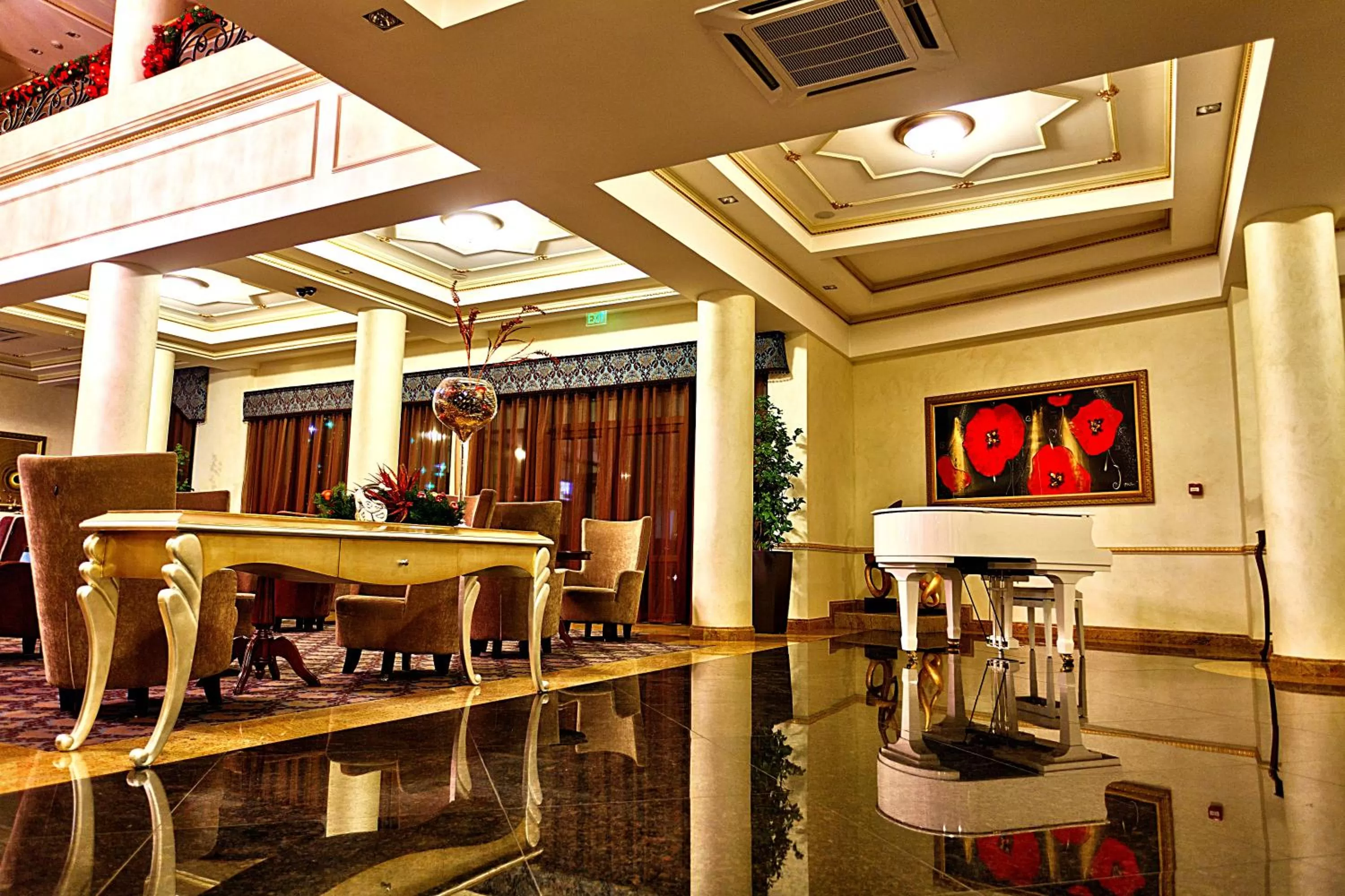 Lounge or bar in Primoretz Grand Hotel & Spa