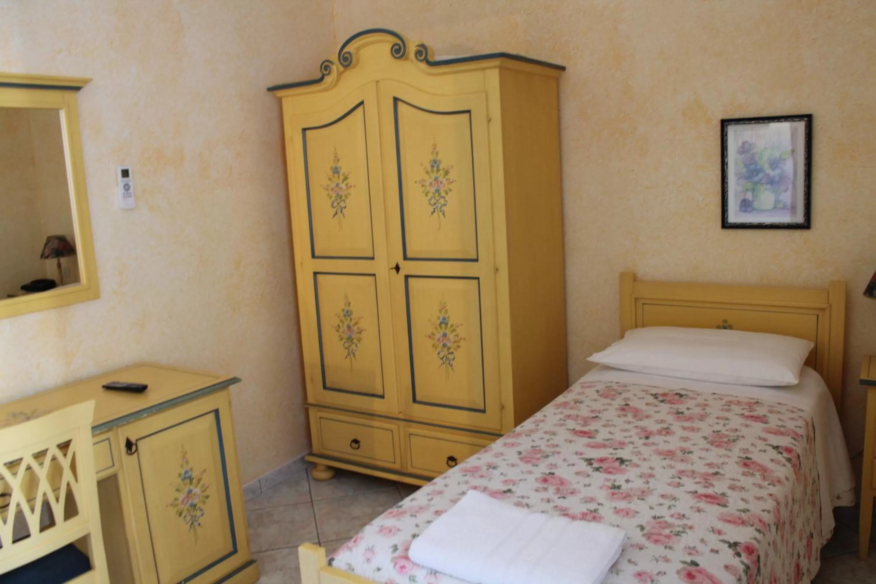 Bedroom, Bed in Hotel La Villa